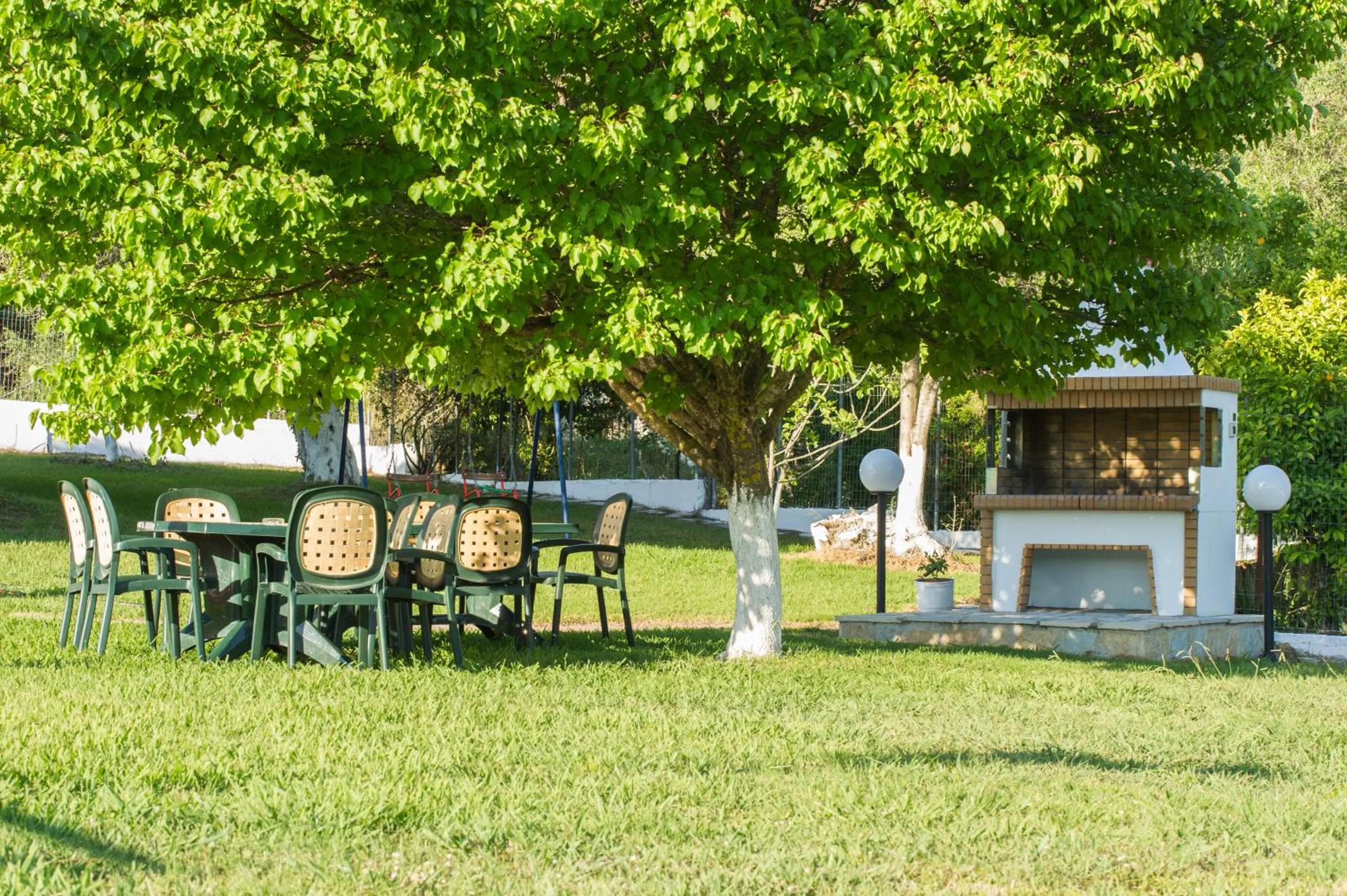 BBQ facilities in Villa Diamond