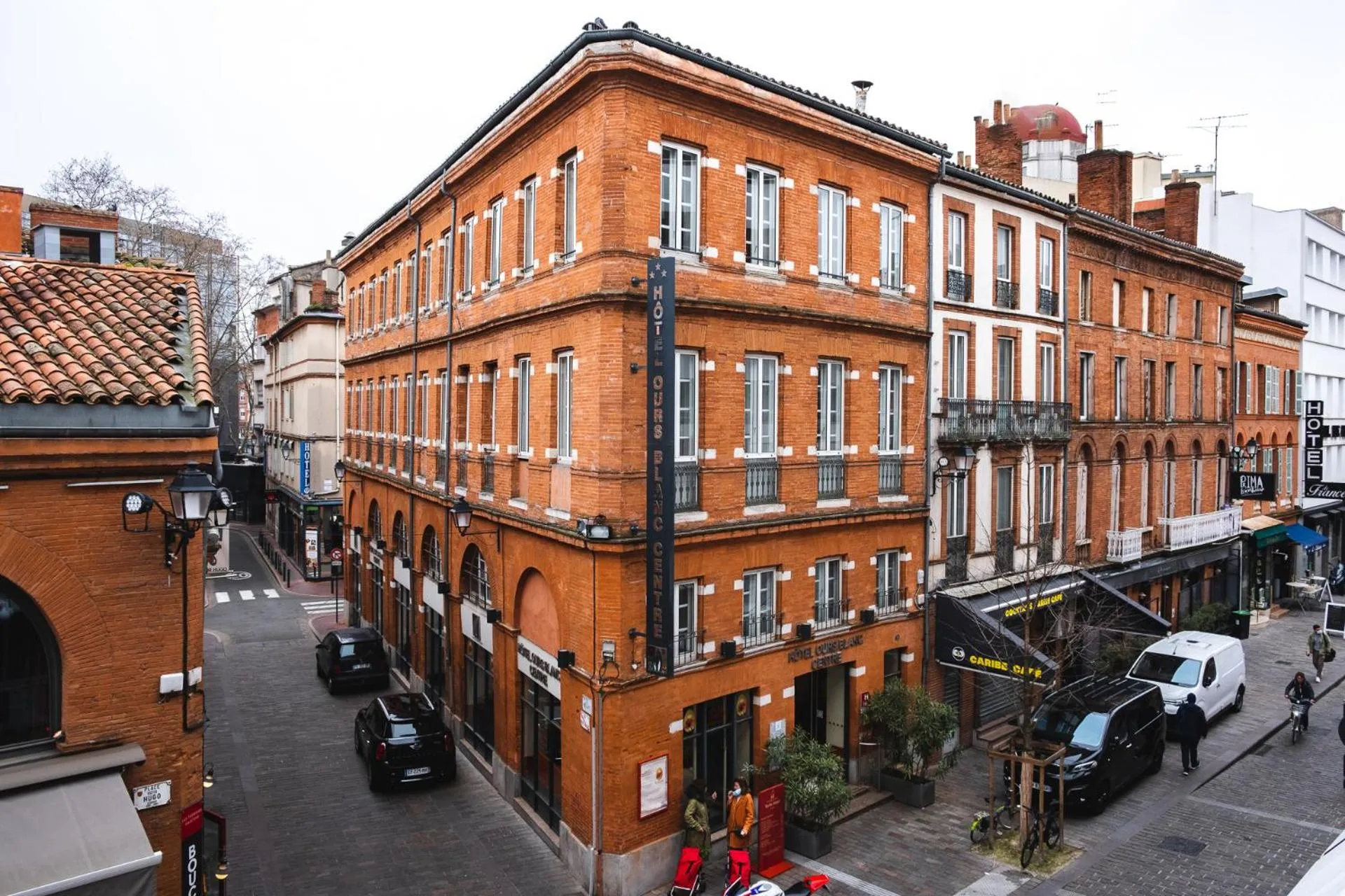 Property building in Hôtel Ours Blanc - Centre