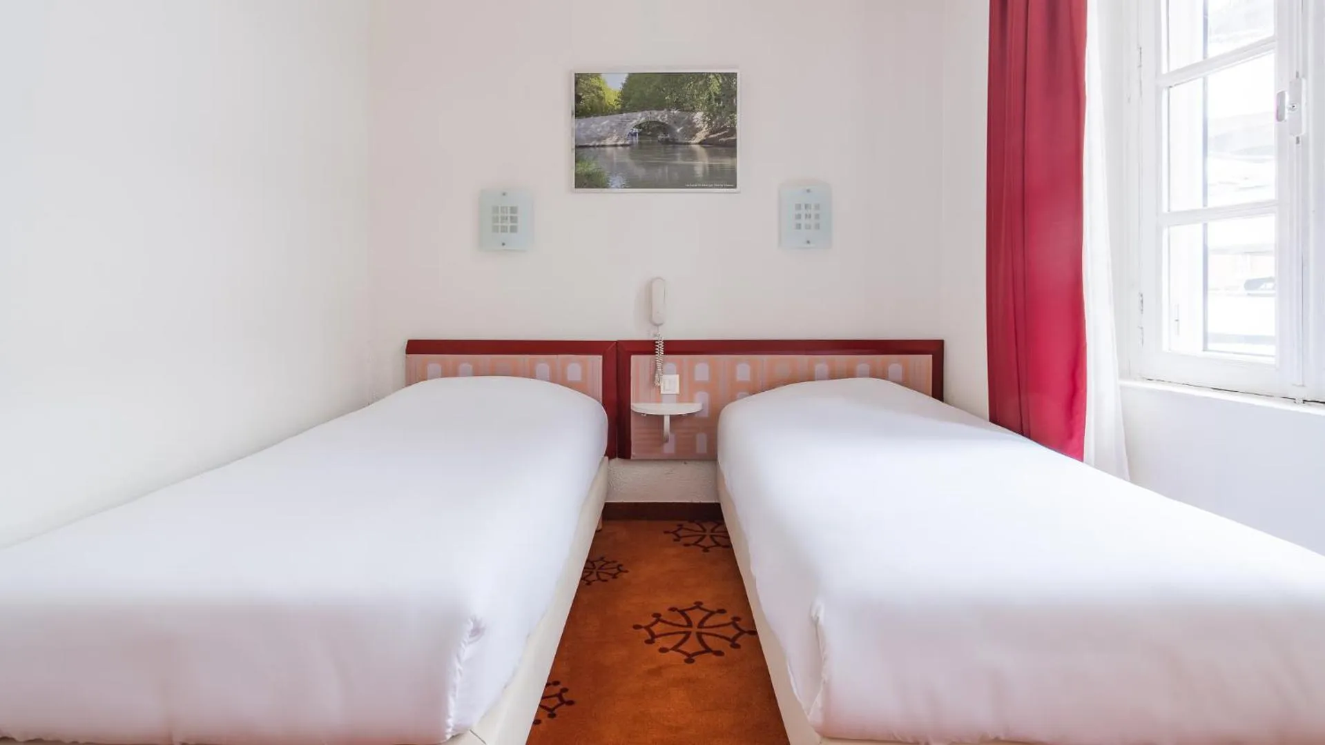 Bed in Hôtel Ours Blanc - Centre