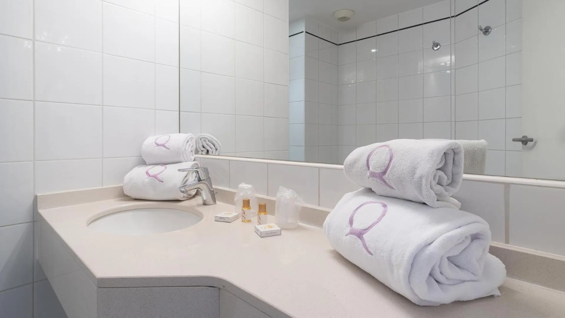 Bathroom in Hôtel Ours Blanc - Centre