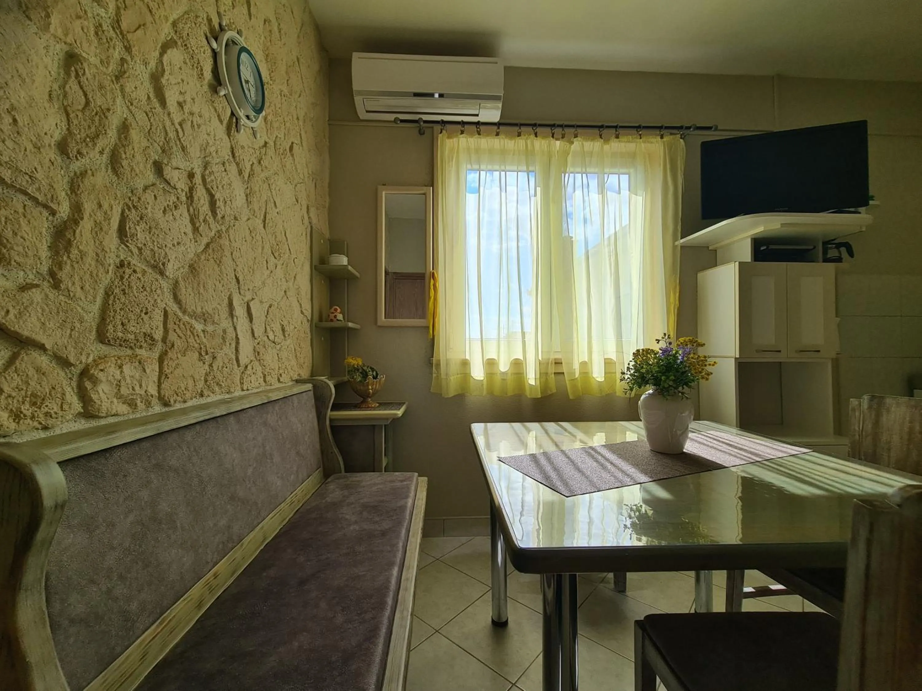TV and multimedia in Apartments Brešan