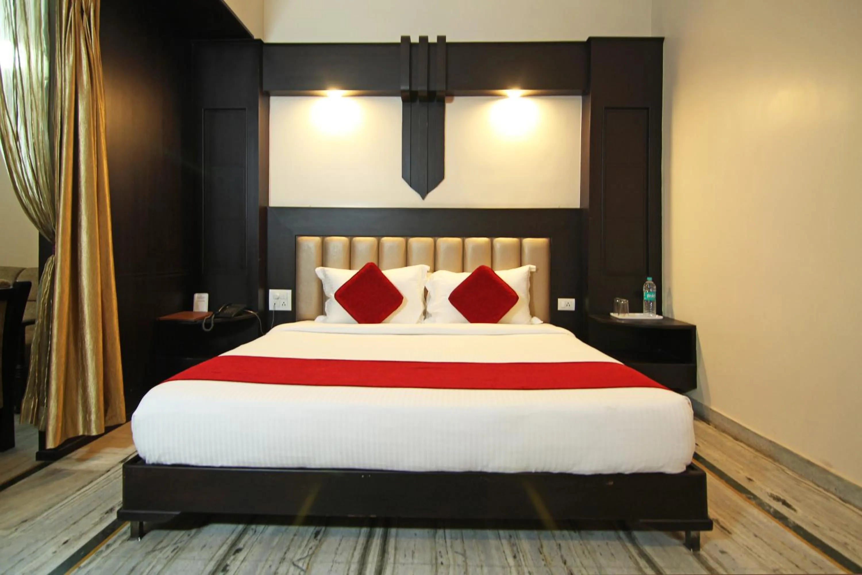 Bedroom in Le Grand Hotel