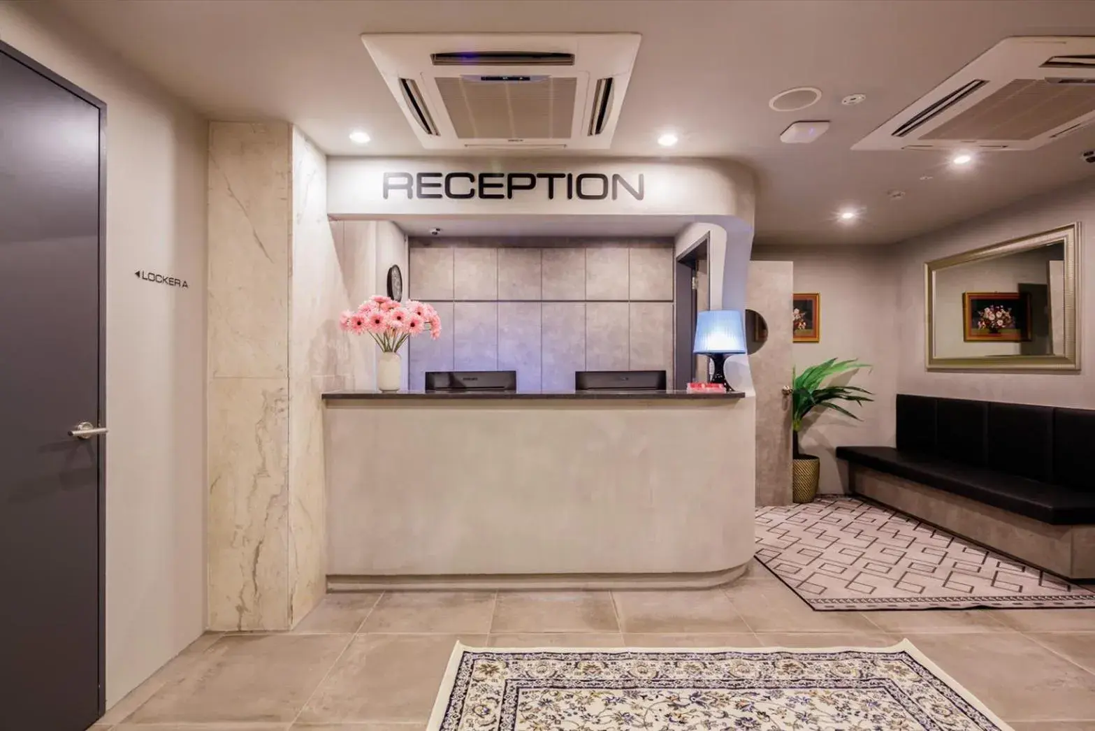 Lobby or reception in Circular House Lobby or reception in Circular House