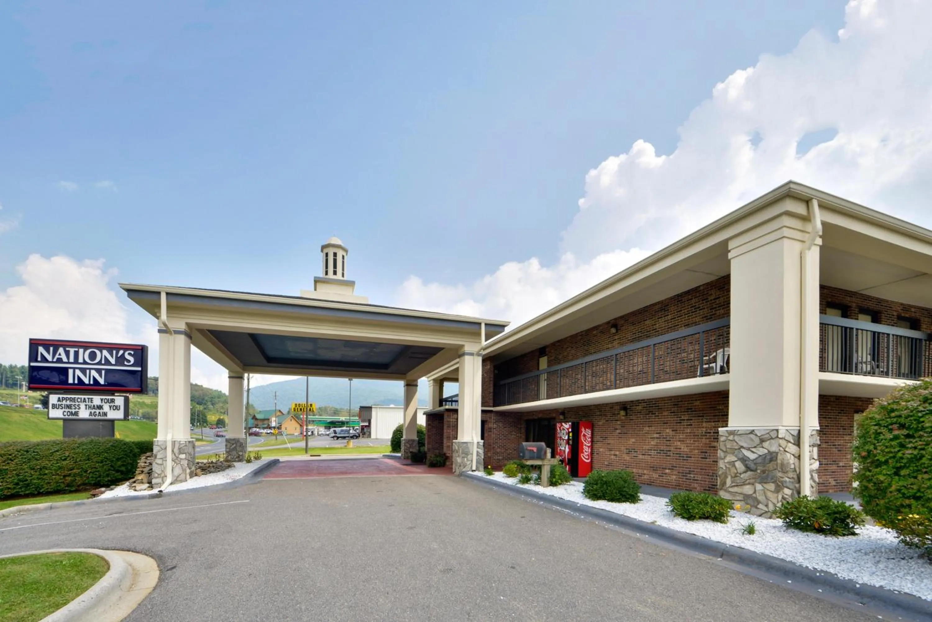 Facade/entrance in Nations Inn - West Jefferson