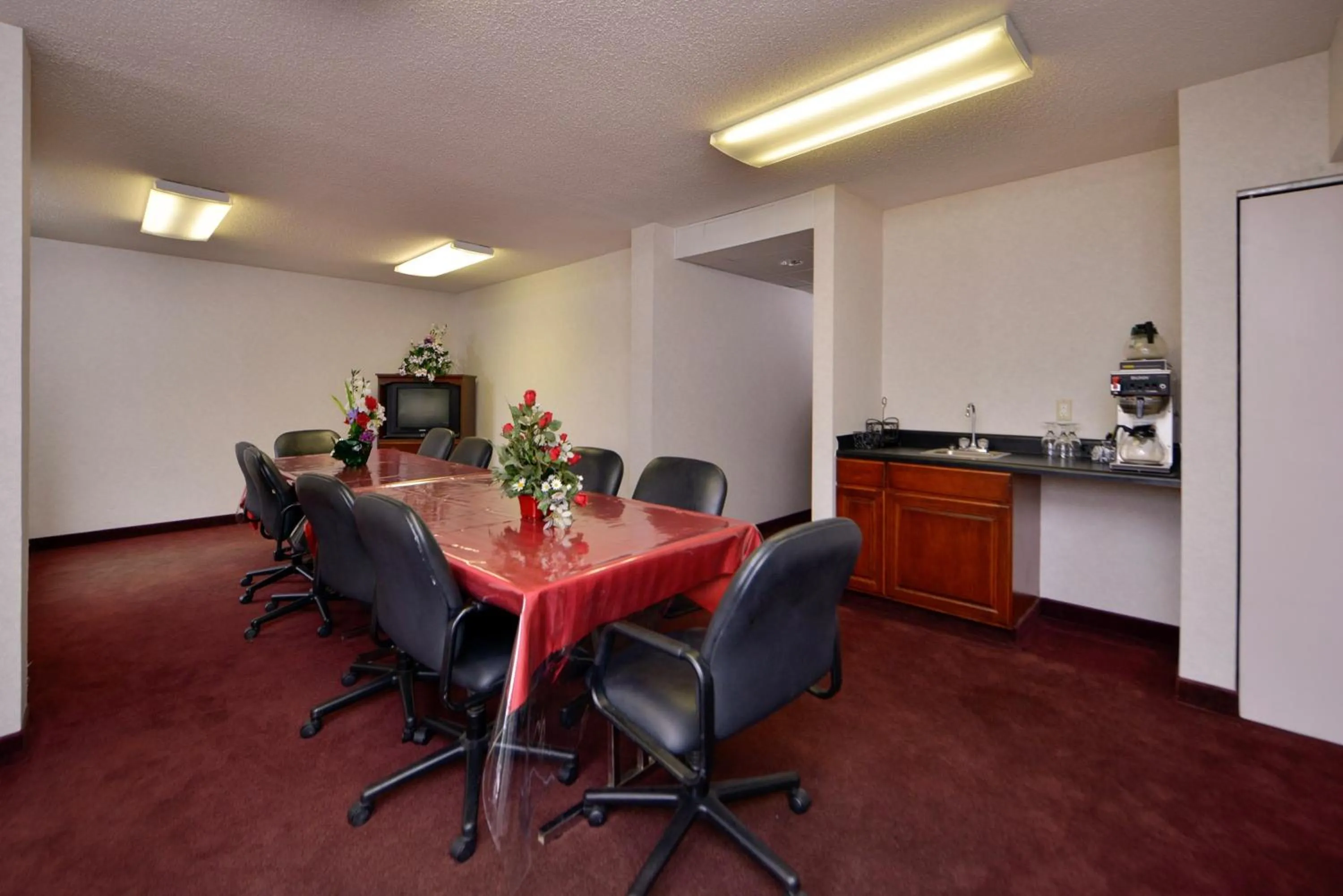Business facilities in Nations Inn - West Jefferson