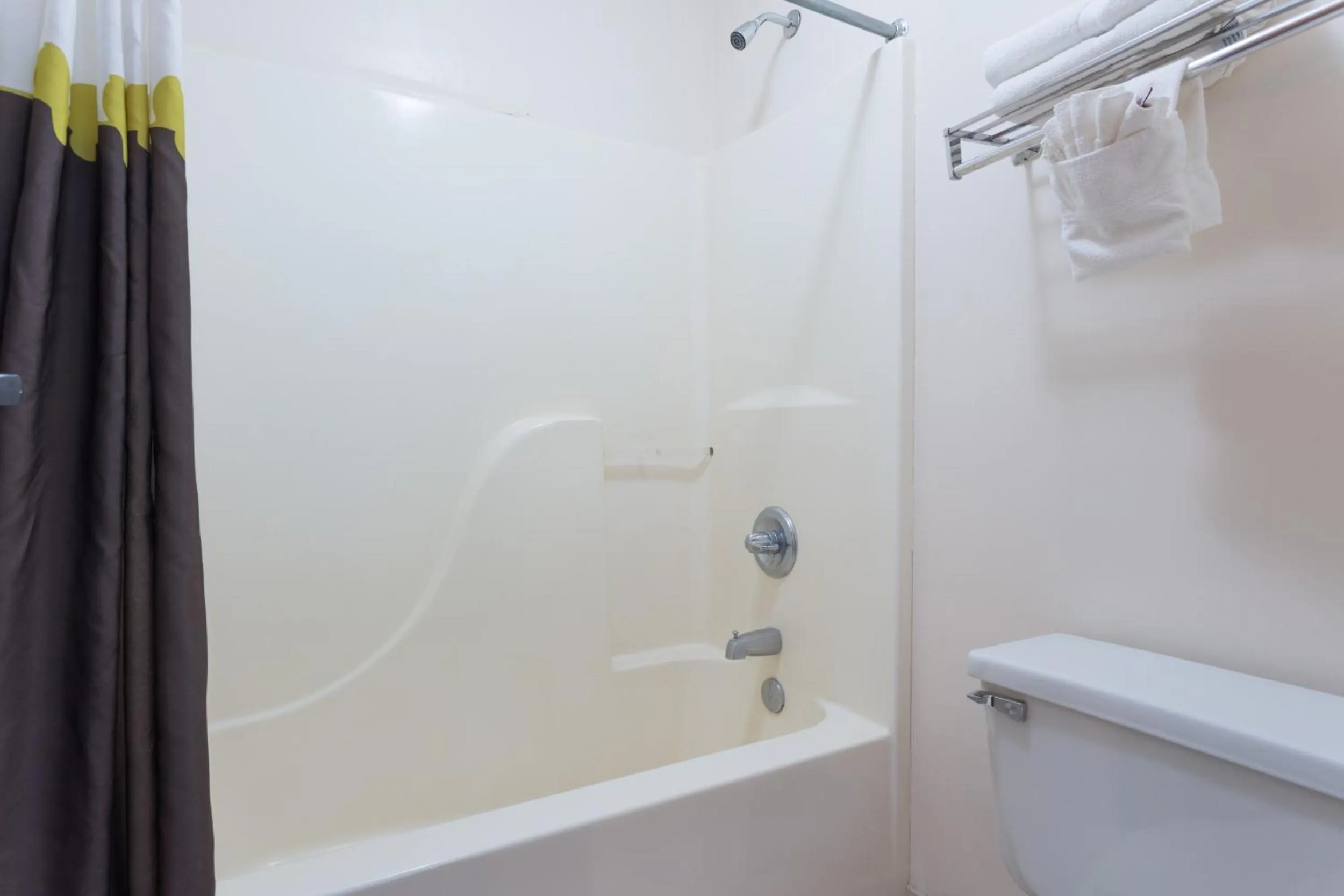 Bathroom in Nations Inn - West Jefferson