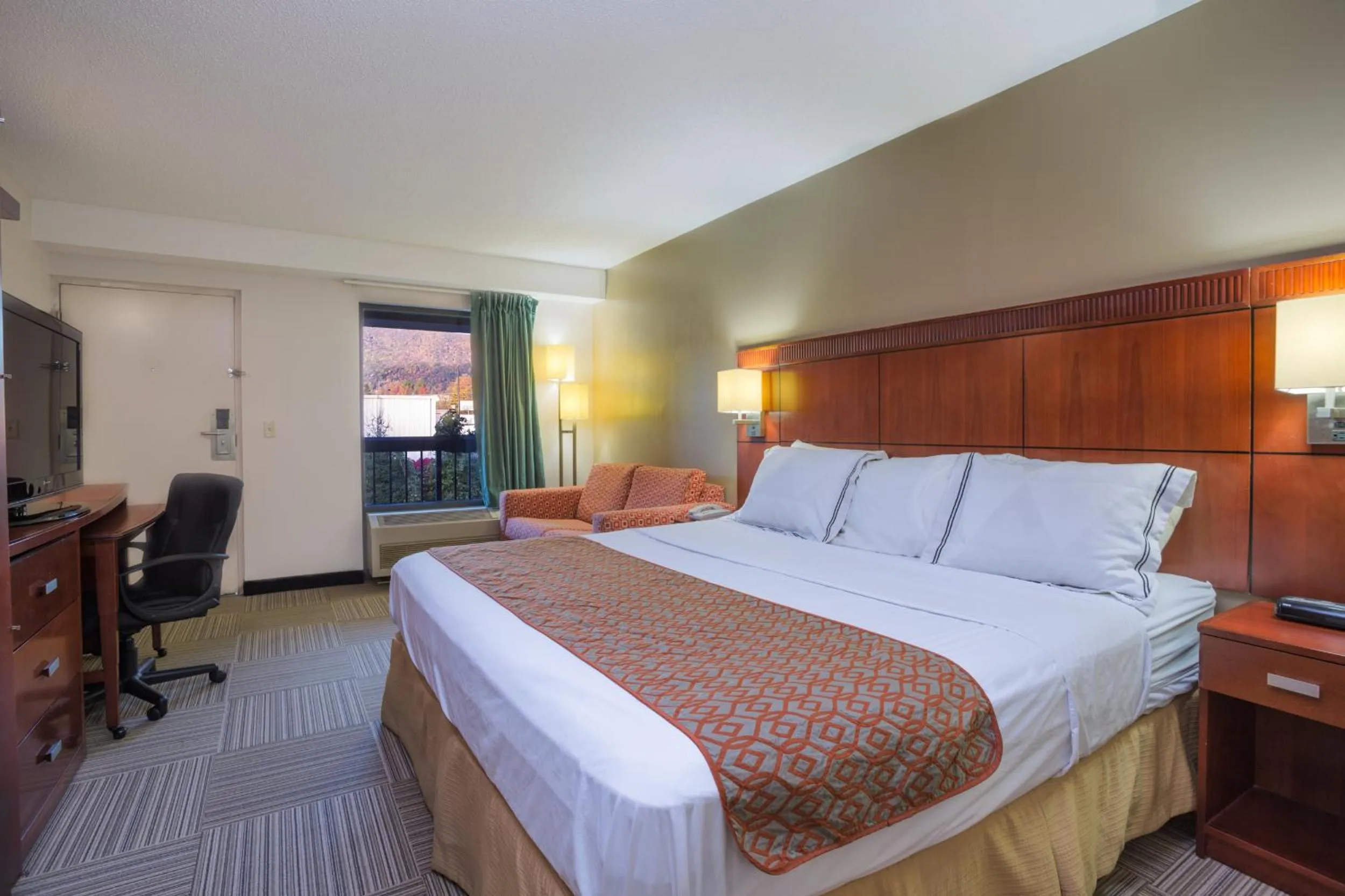 Bedroom, Bed in Nations Inn - West Jefferson