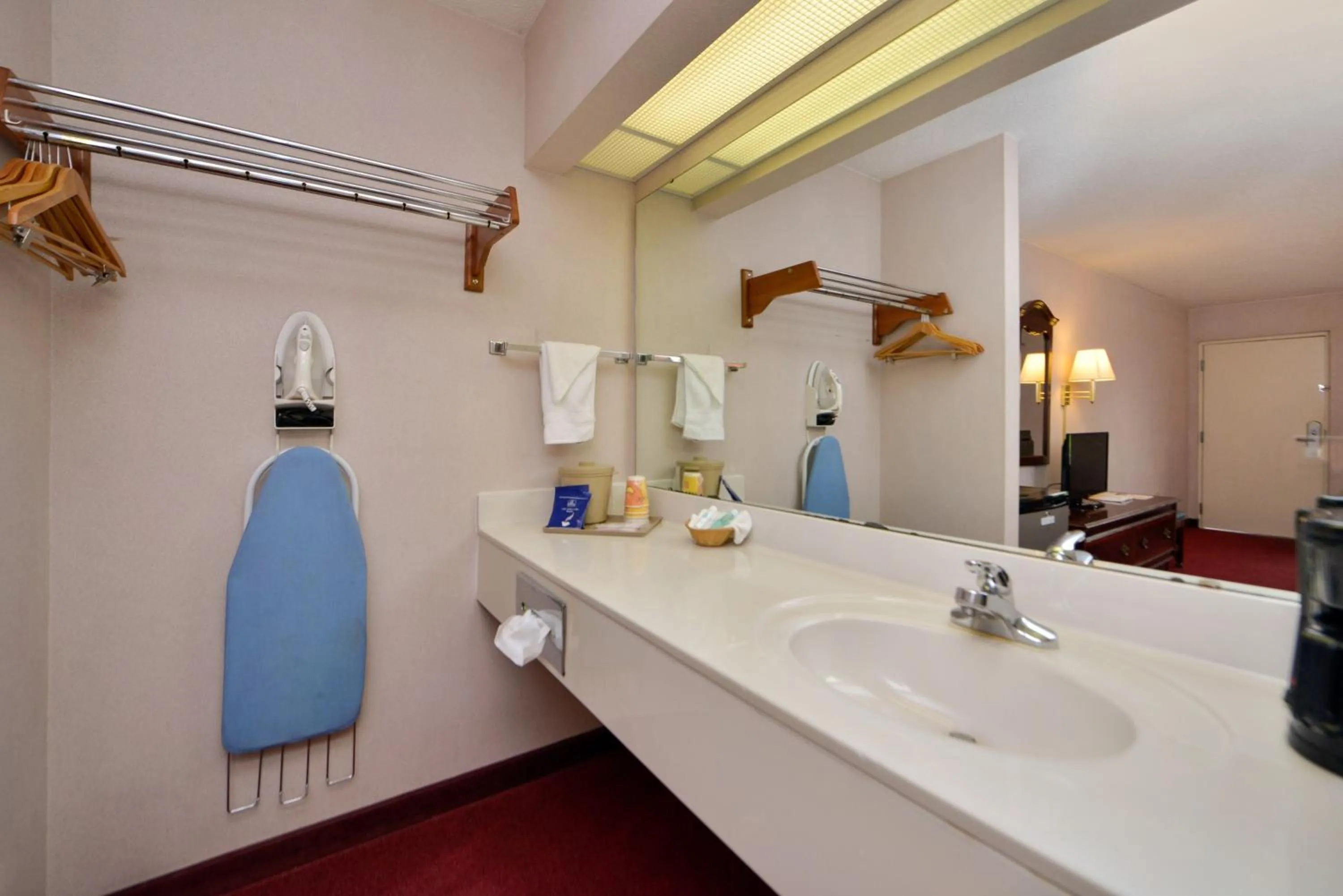 Bathroom in Nations Inn - West Jefferson