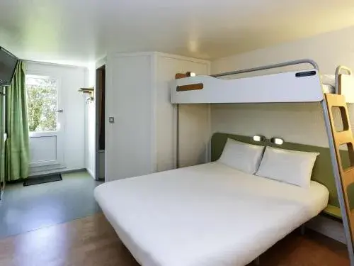 Triple Room in Ibis budget Lorient Caudan Triple Room in Ibis budget Lorient Caudan