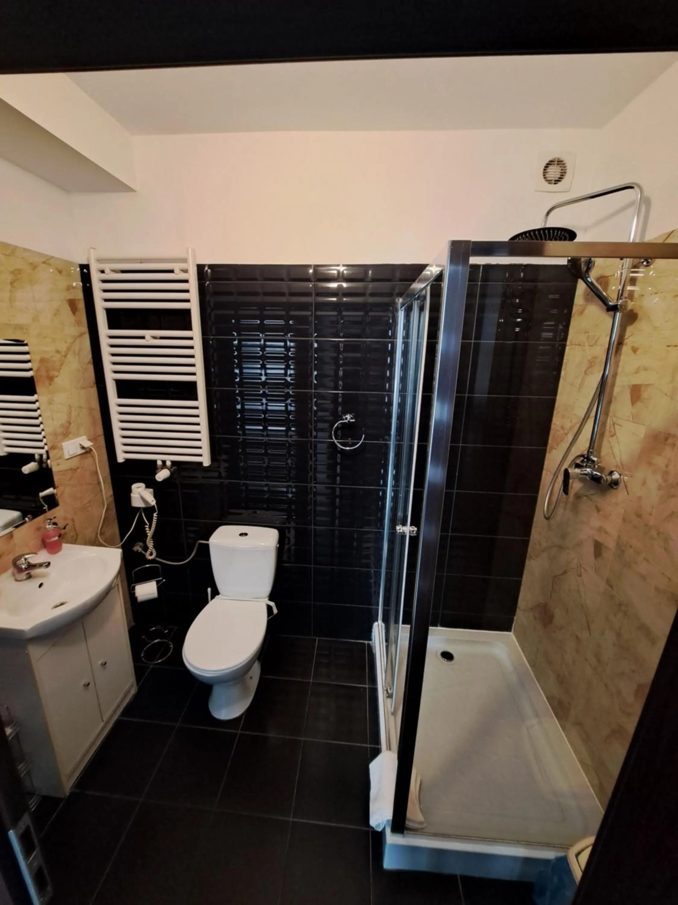 Bathroom in Hotel Agat & SPA