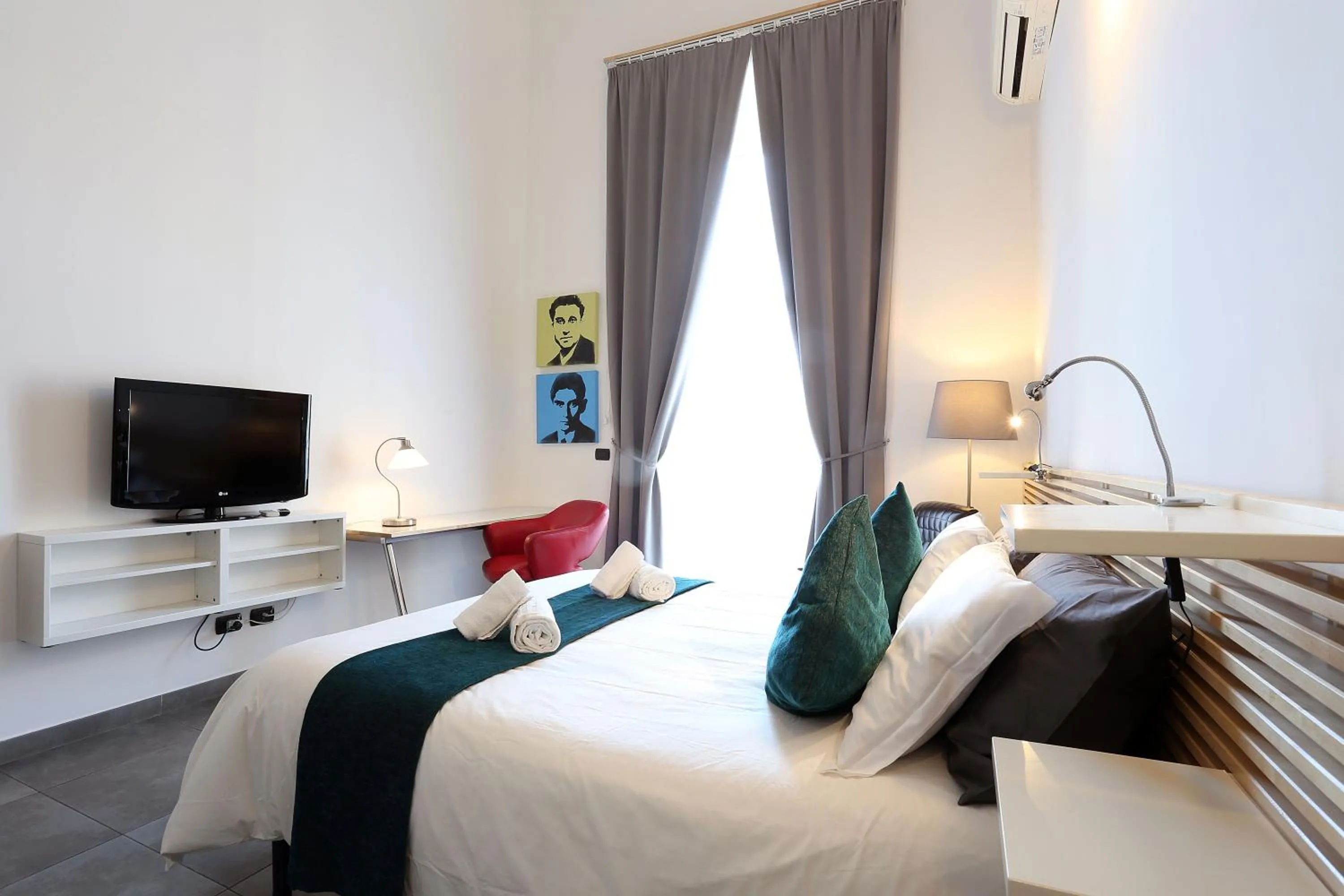 Photo of the whole room, Bed in Mr Frills