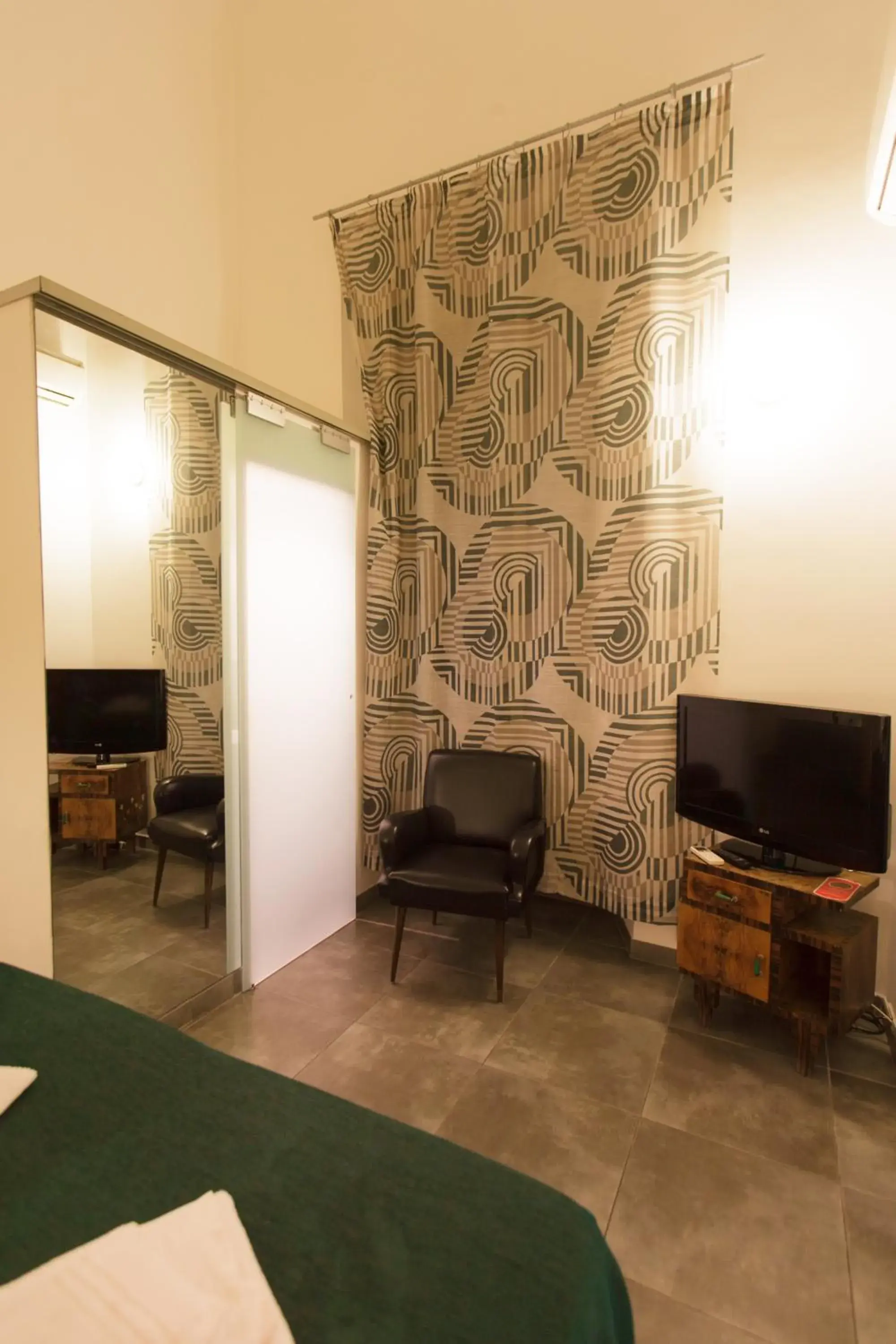 Double Room in Mr Frills Double Room in Mr Frills