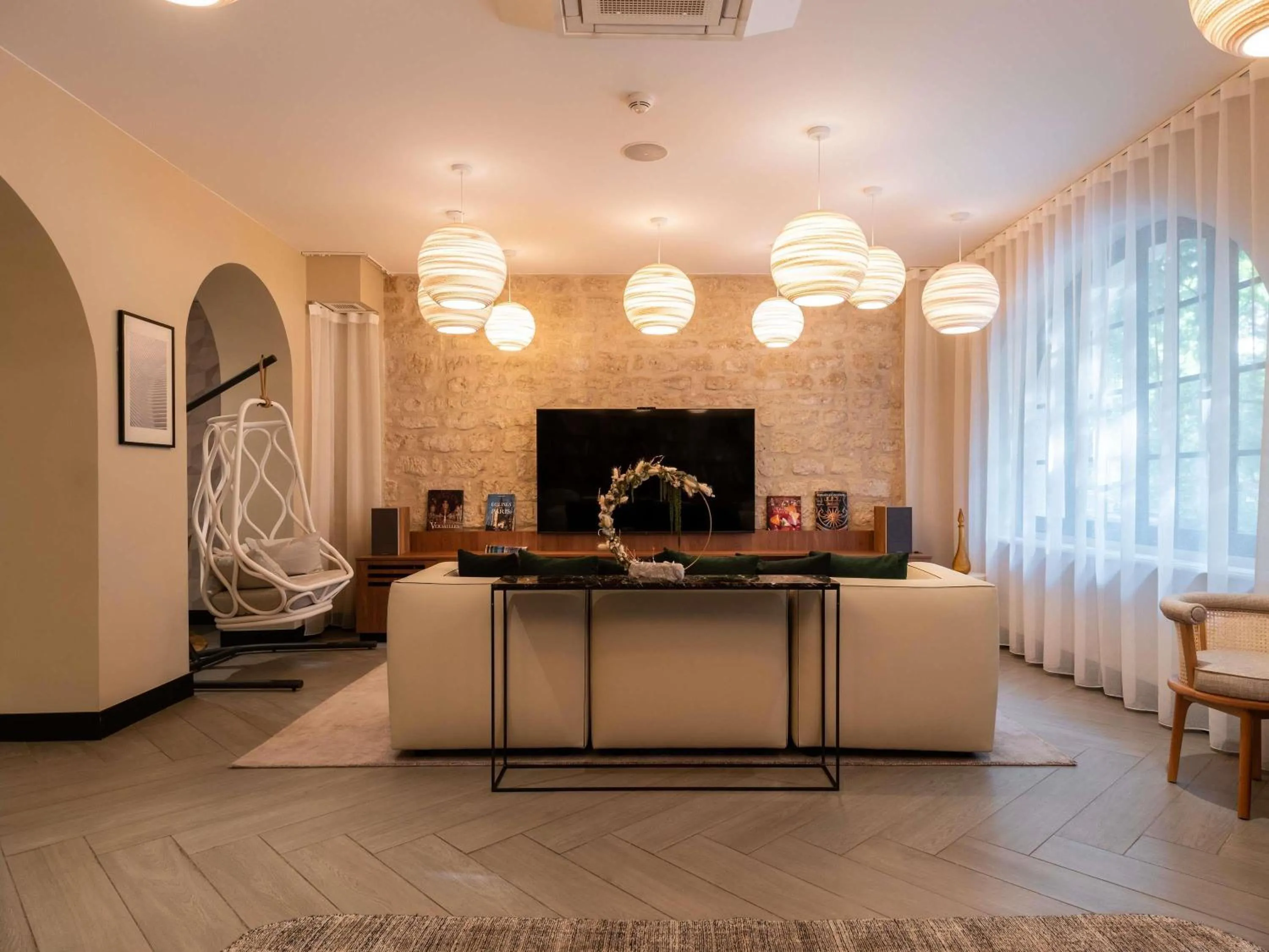 Property building in Mercure Paris Ouest Saint Germain