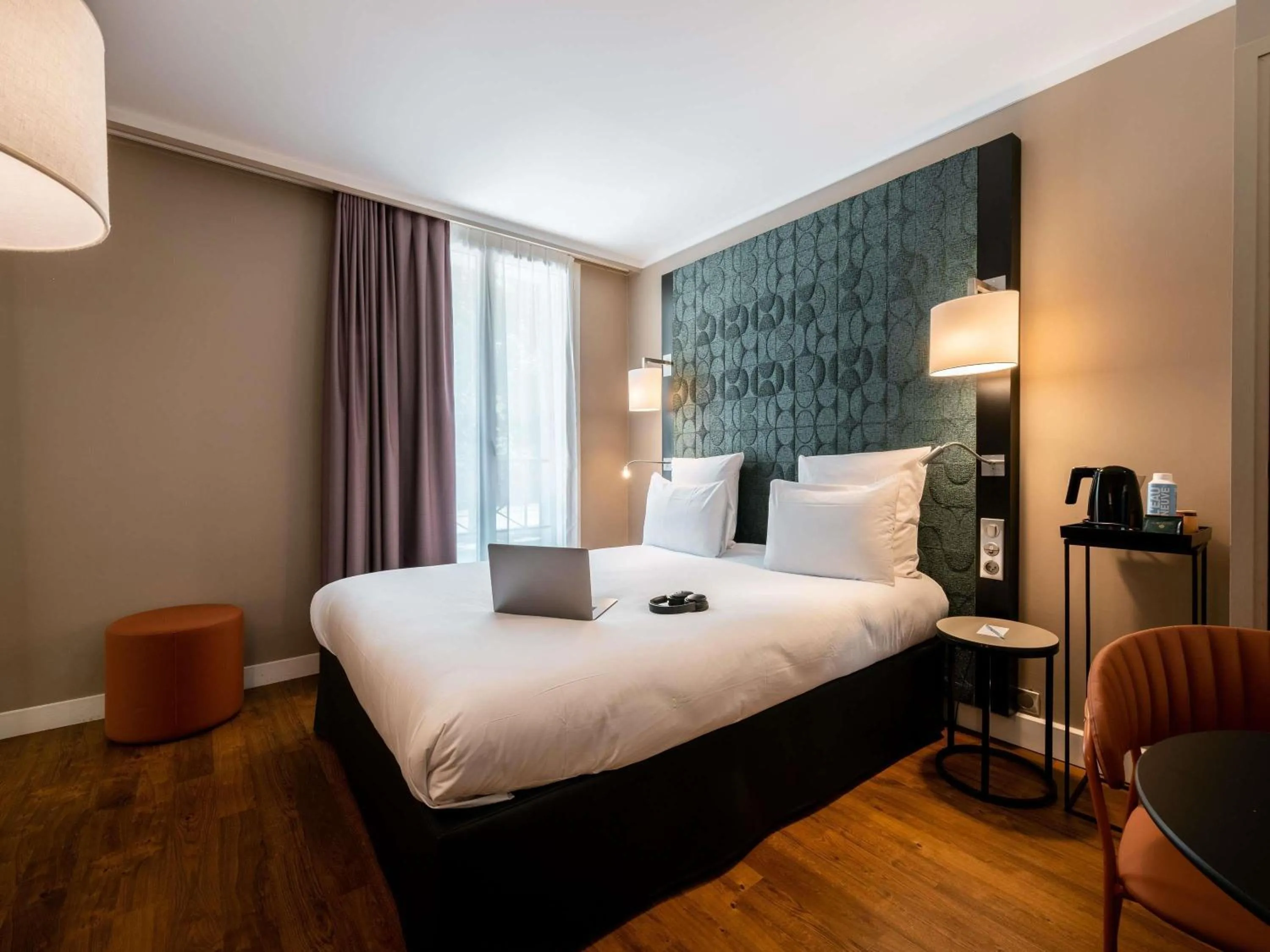 Bedroom, Bed in Mercure Paris Ouest Saint Germain