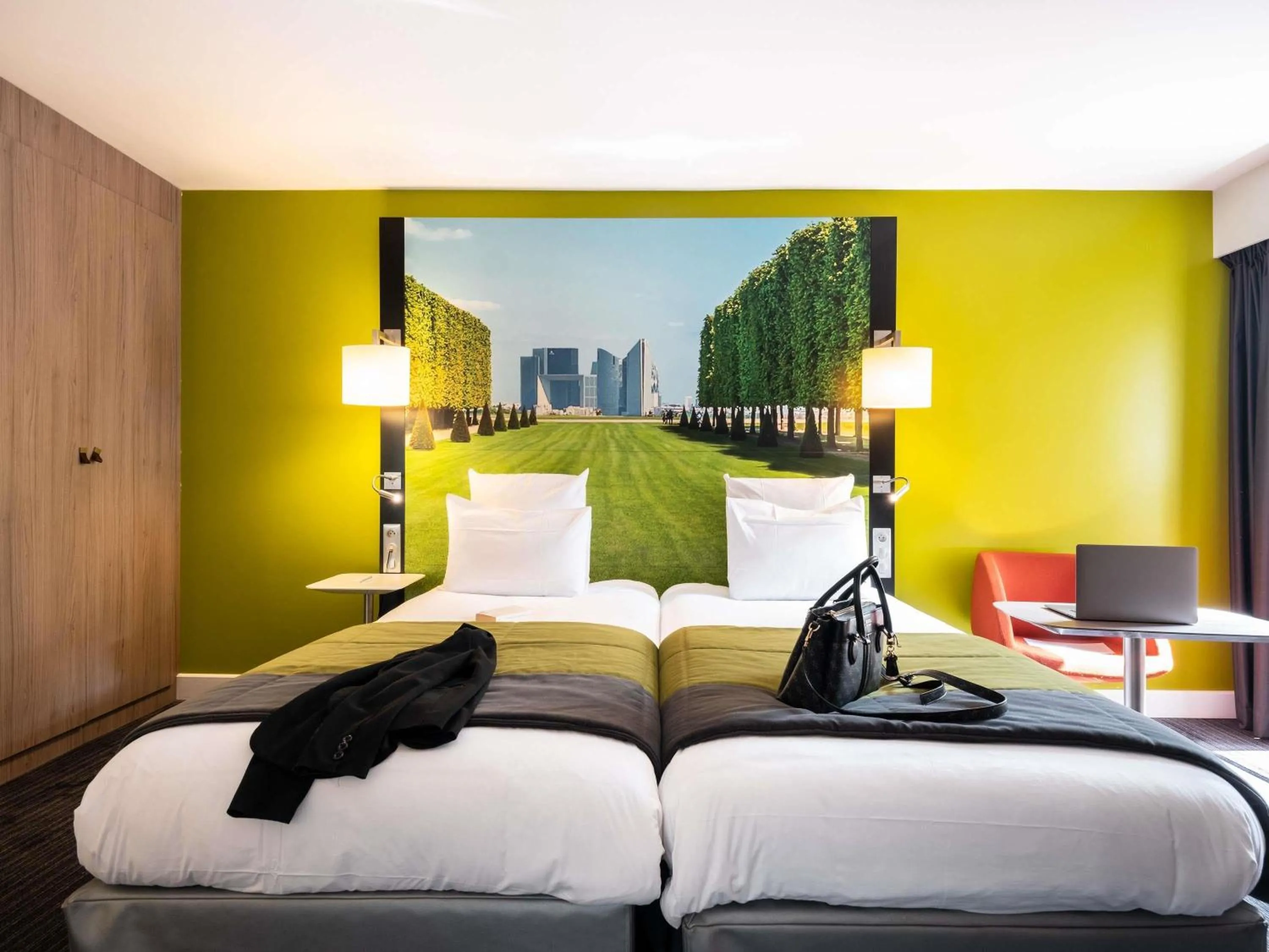 Bedroom, Bed in Mercure Paris Ouest Saint Germain