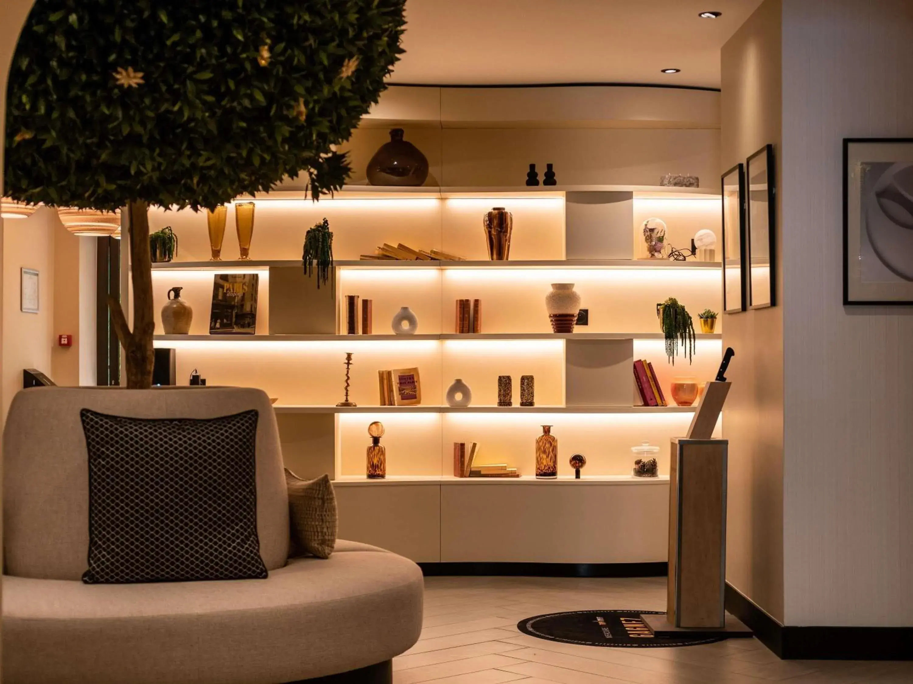 Property building in Mercure Paris Ouest Saint Germain Property building in Mercure Paris Ouest Saint Germain