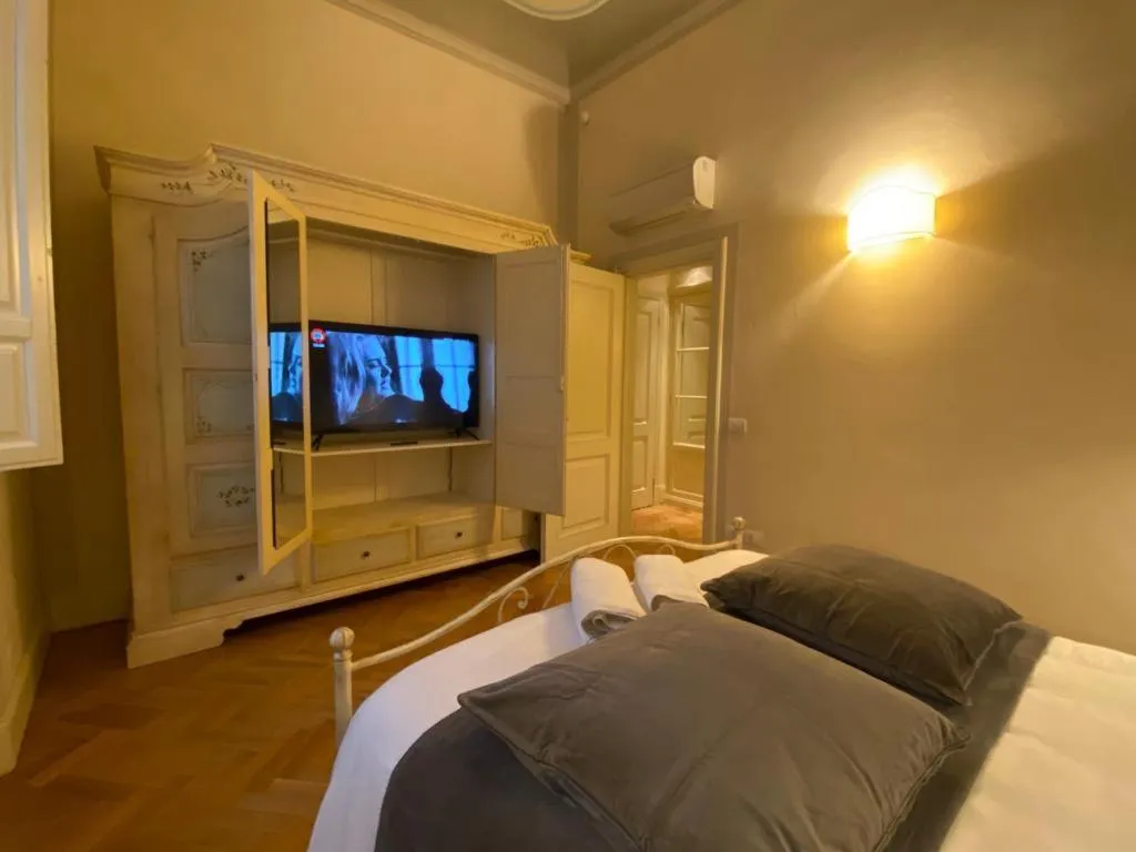 Bedroom, Bed in Yome - Your Home in Florence
