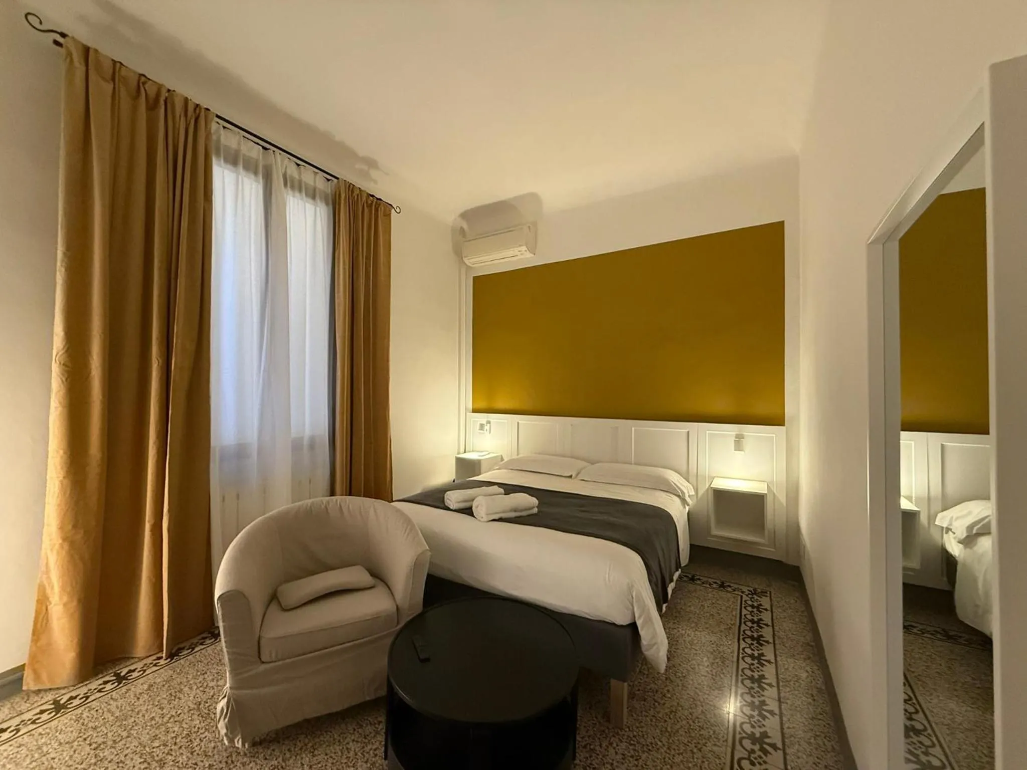 Bedroom, Bed in Yome - Your Home in Florence