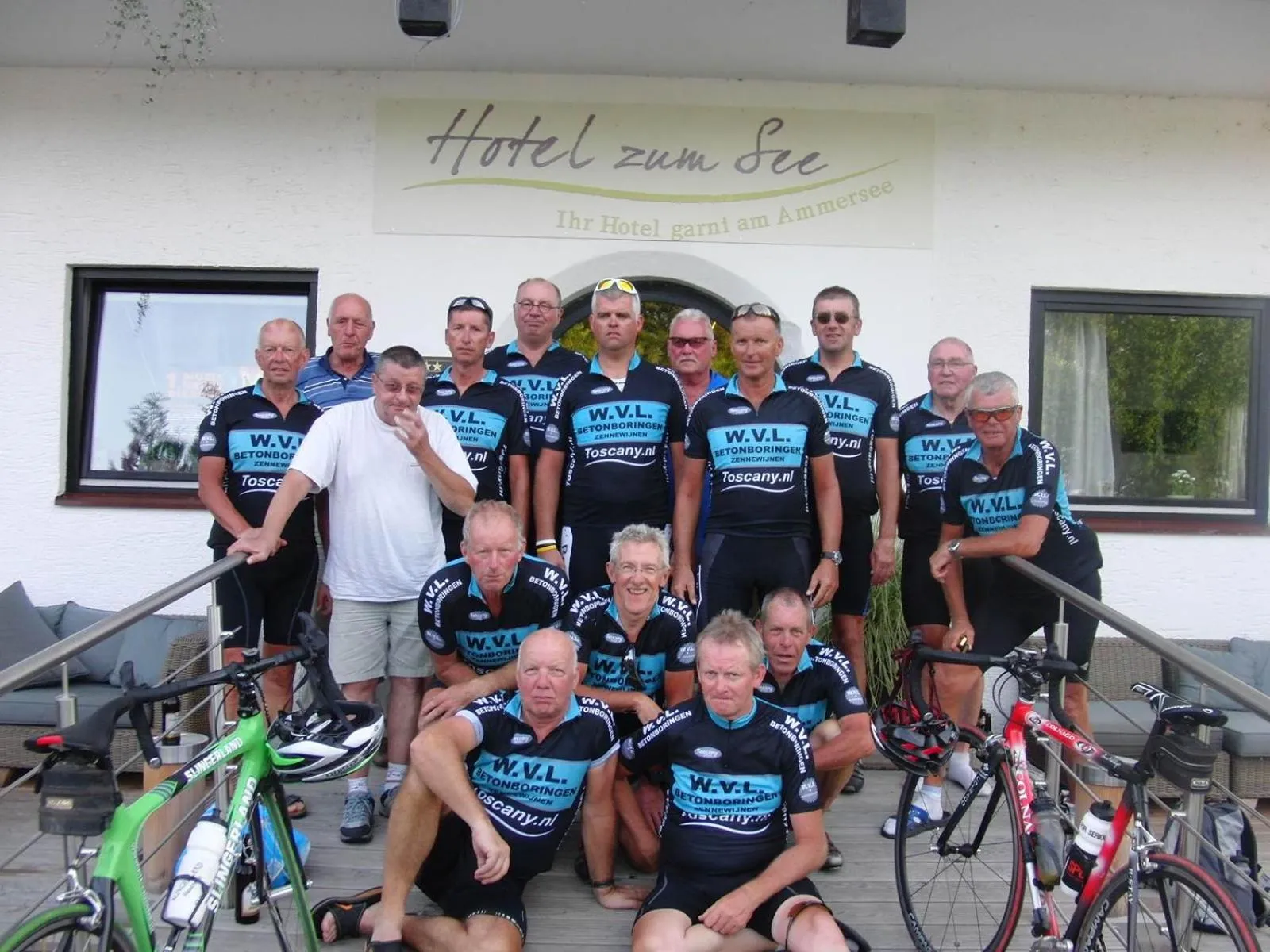 group of guests in Hotel zum See