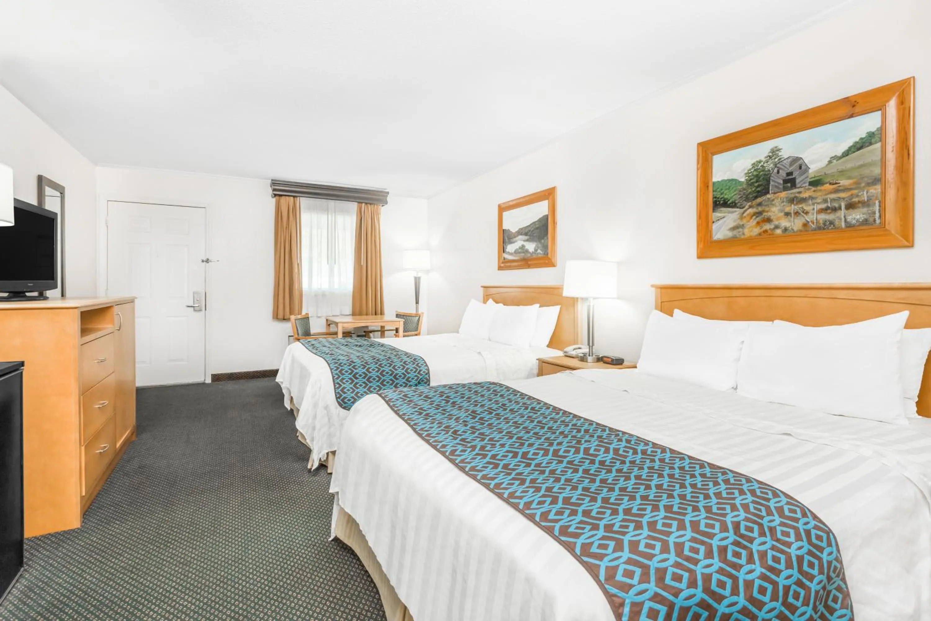 Bedroom in Days Inn by Wyndham Jefferson