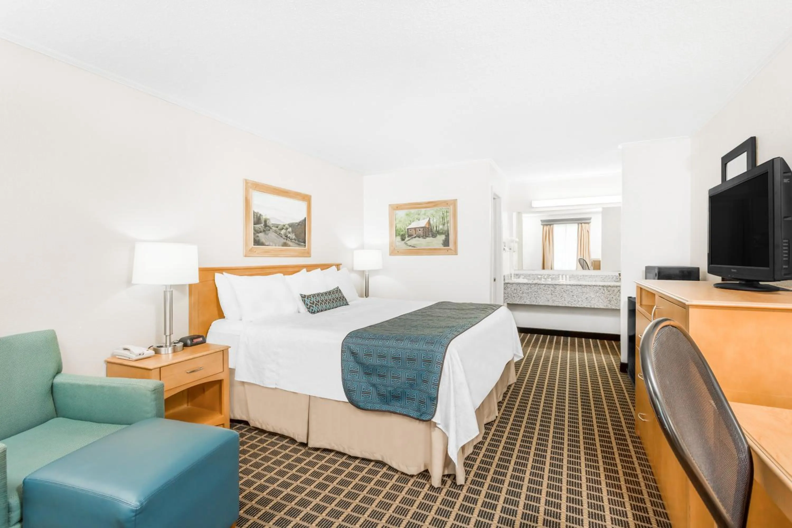 Bedroom in Days Inn by Wyndham Jefferson