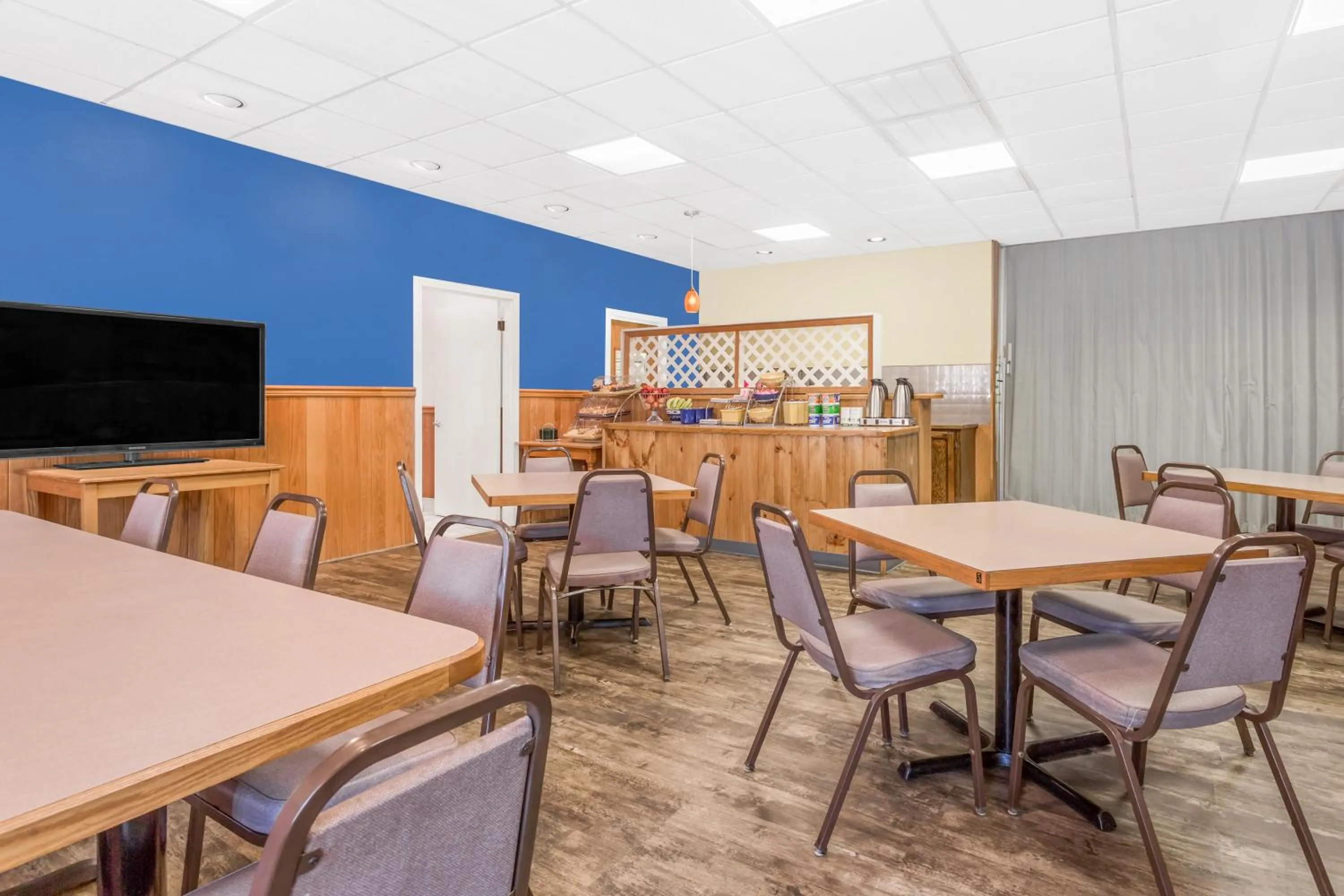 Breakfast, Restaurant/Places to Eat in Days Inn by Wyndham Jefferson