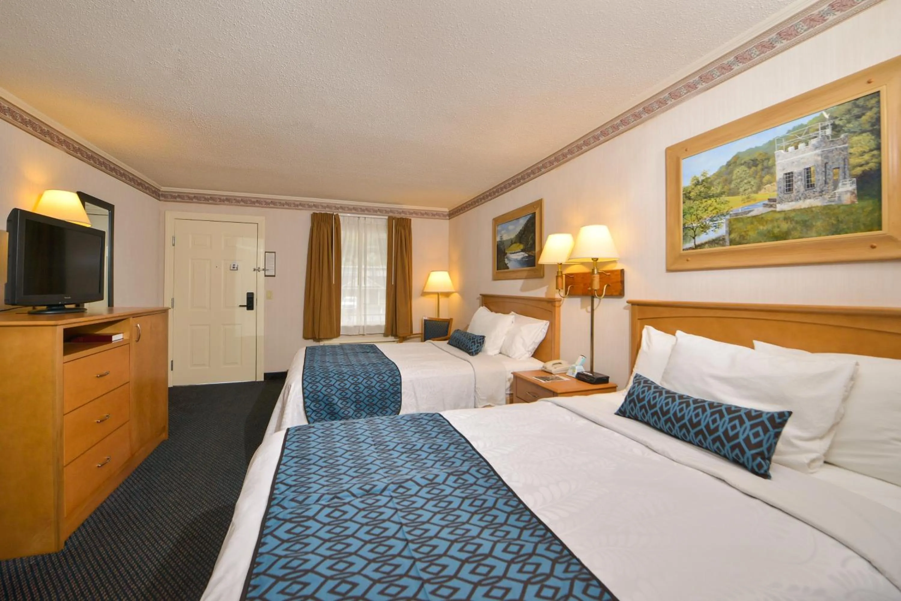 Bedroom in Days Inn by Wyndham Jefferson