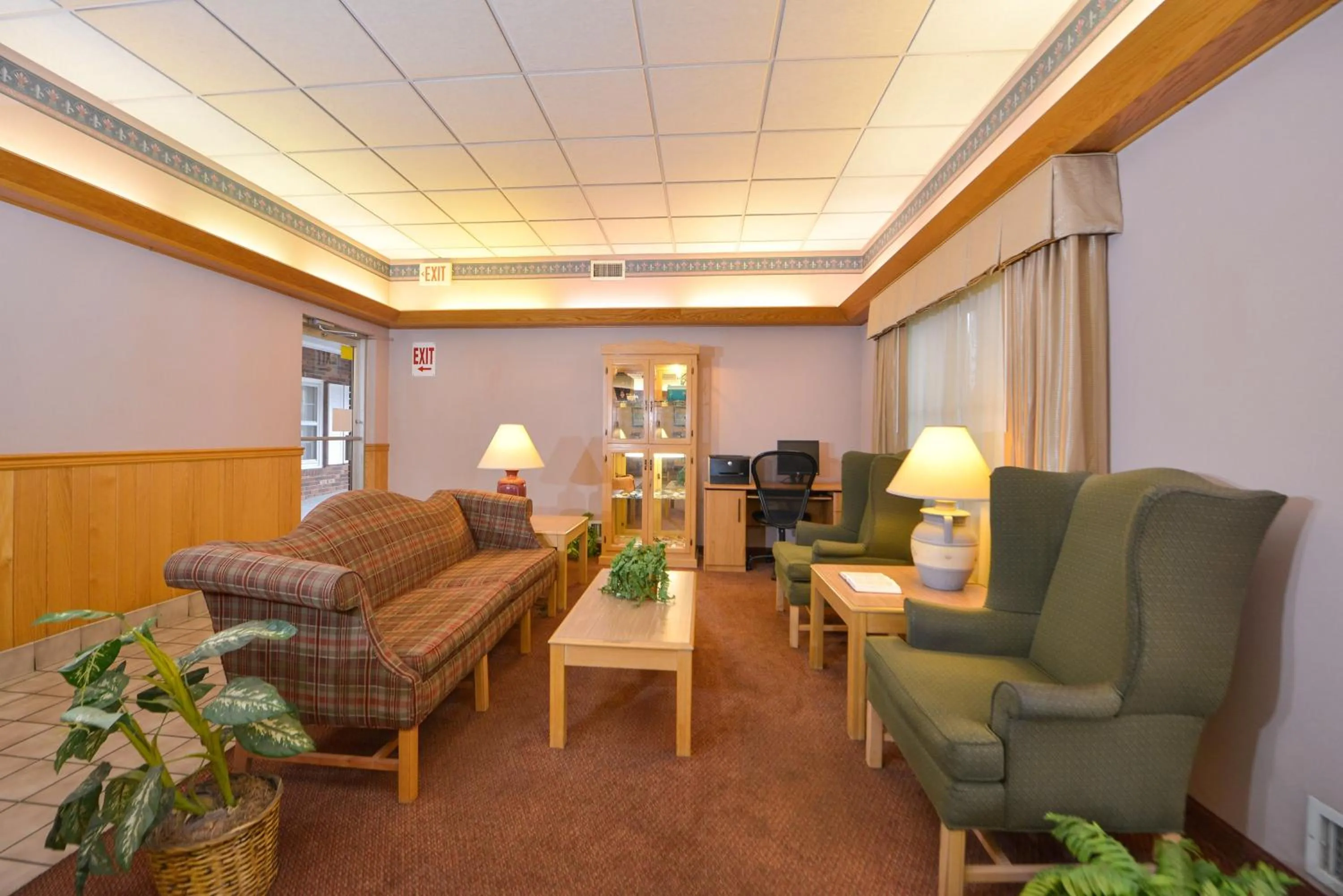Communal lounge/ TV room, Seating Area in Days Inn by Wyndham Jefferson