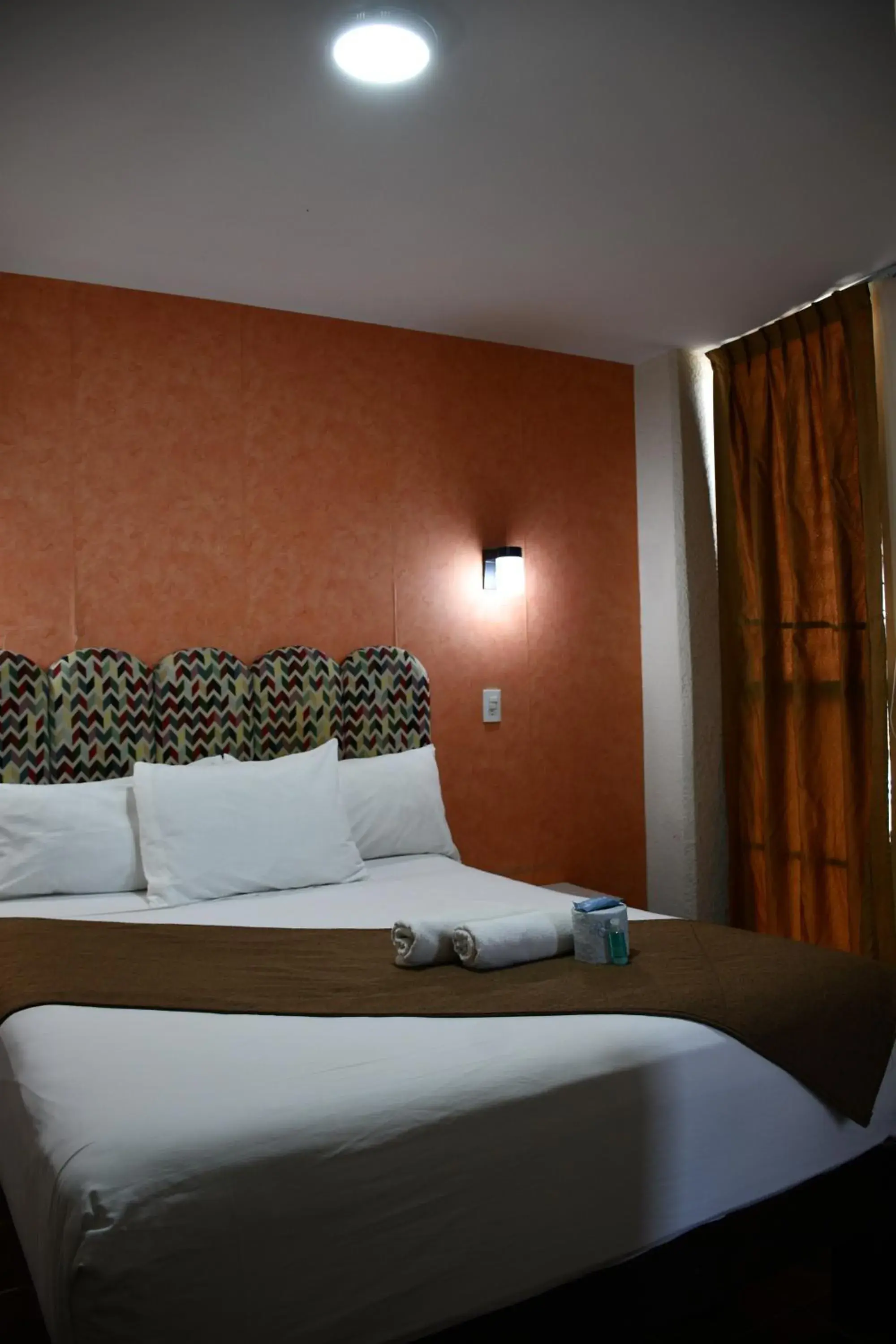 Bedroom, Bed in Hotel Flamingos Bedroom, Bed in Hotel Flamingos