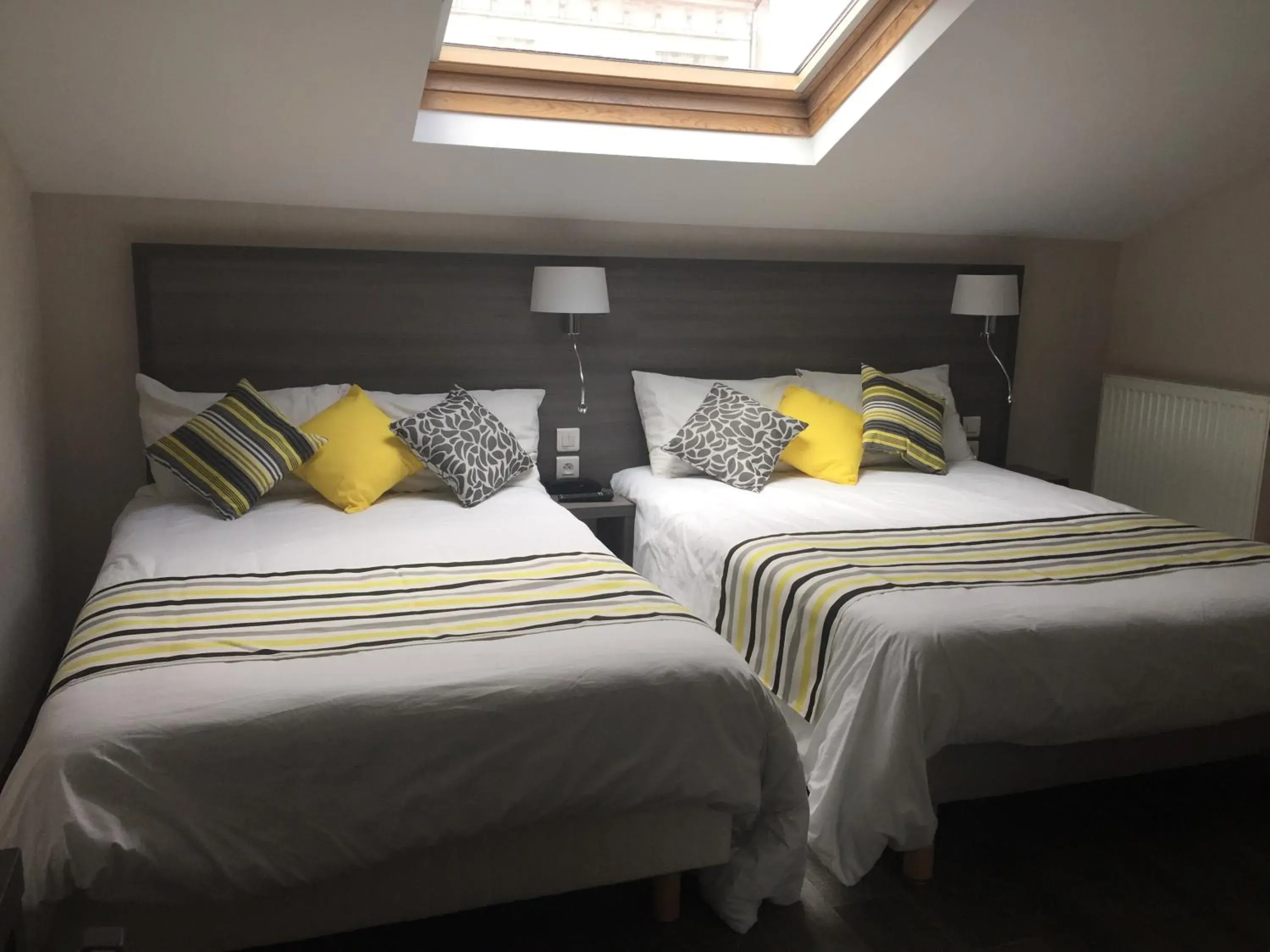 Bed in Hôtel de L'Avenue Bed in Hôtel de L'Avenue