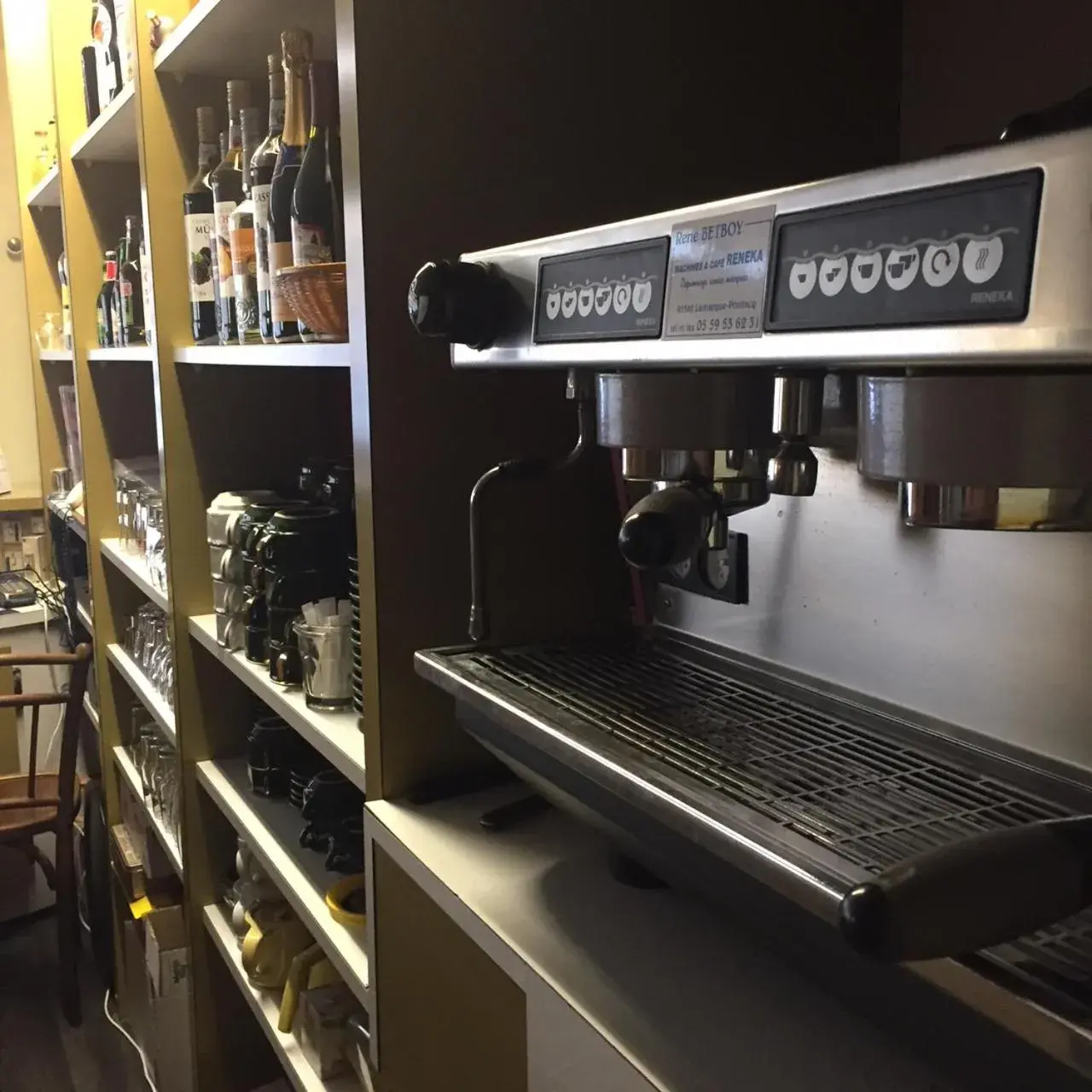 Lounge or bar in Hôtel de L'Avenue Lounge or bar in Hôtel de L'Avenue