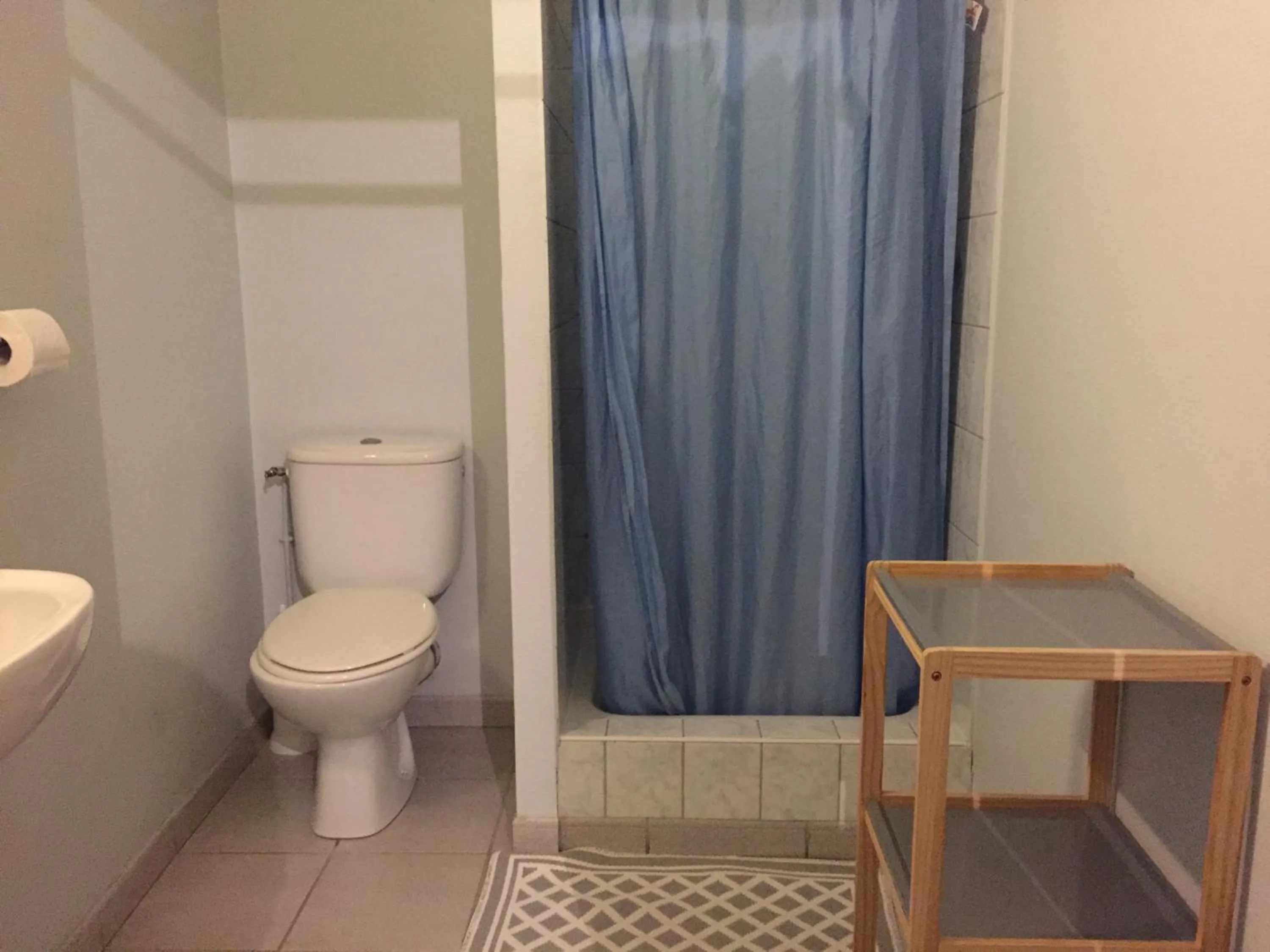 Bathroom in Hôtel de L'Avenue