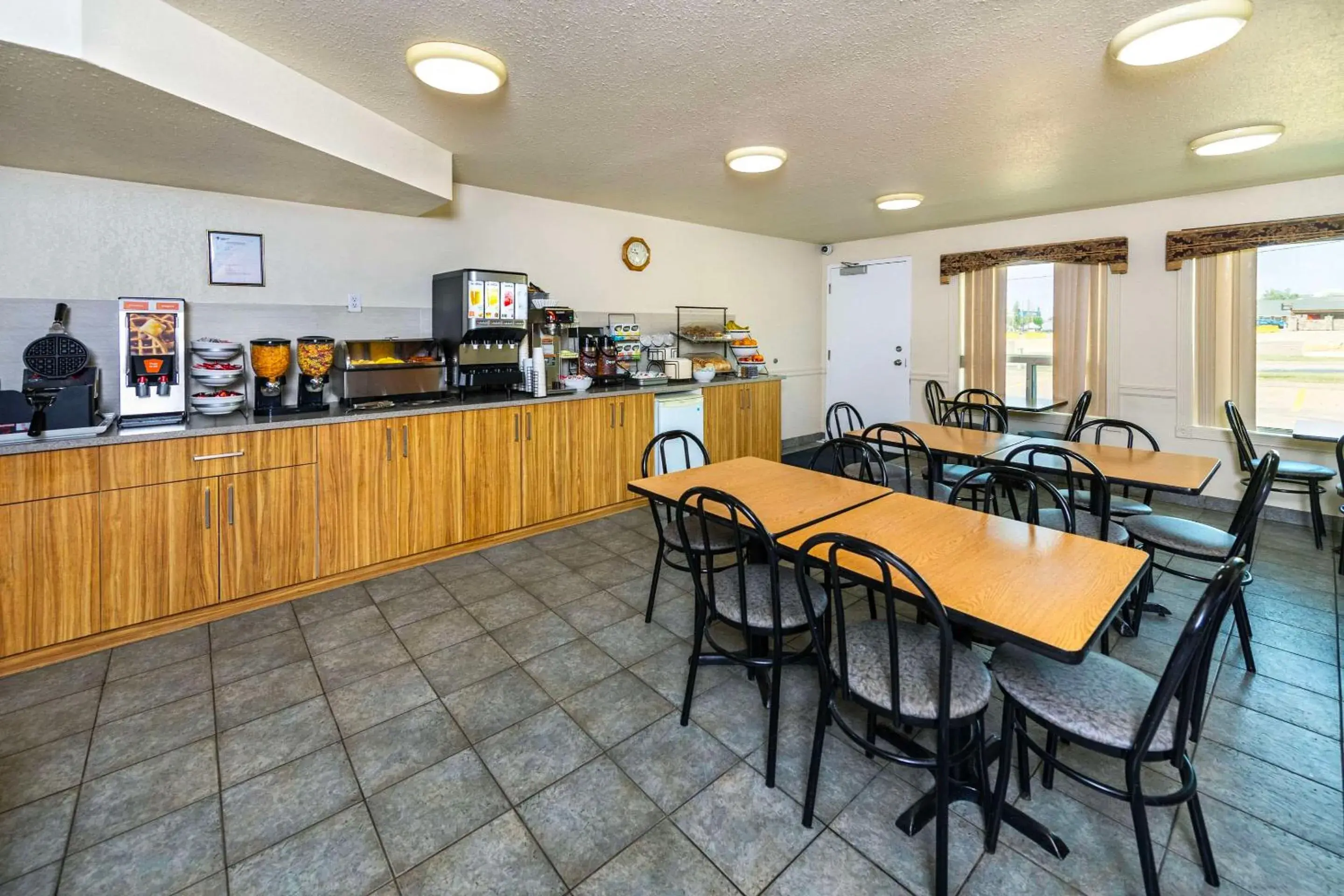 Breakfast in Rodeway Inn Breakfast in Rodeway Inn