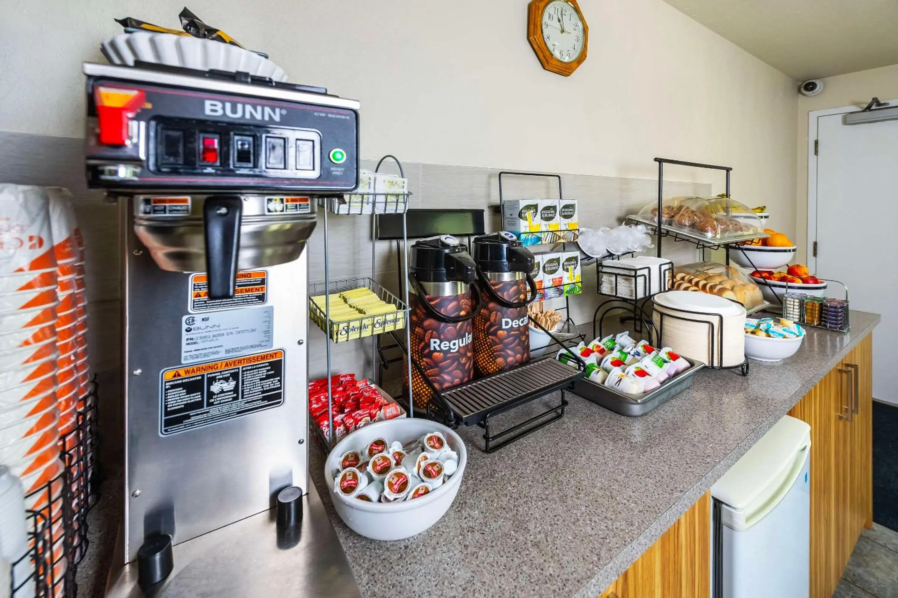 Breakfast in Rodeway Inn Breakfast in Rodeway Inn