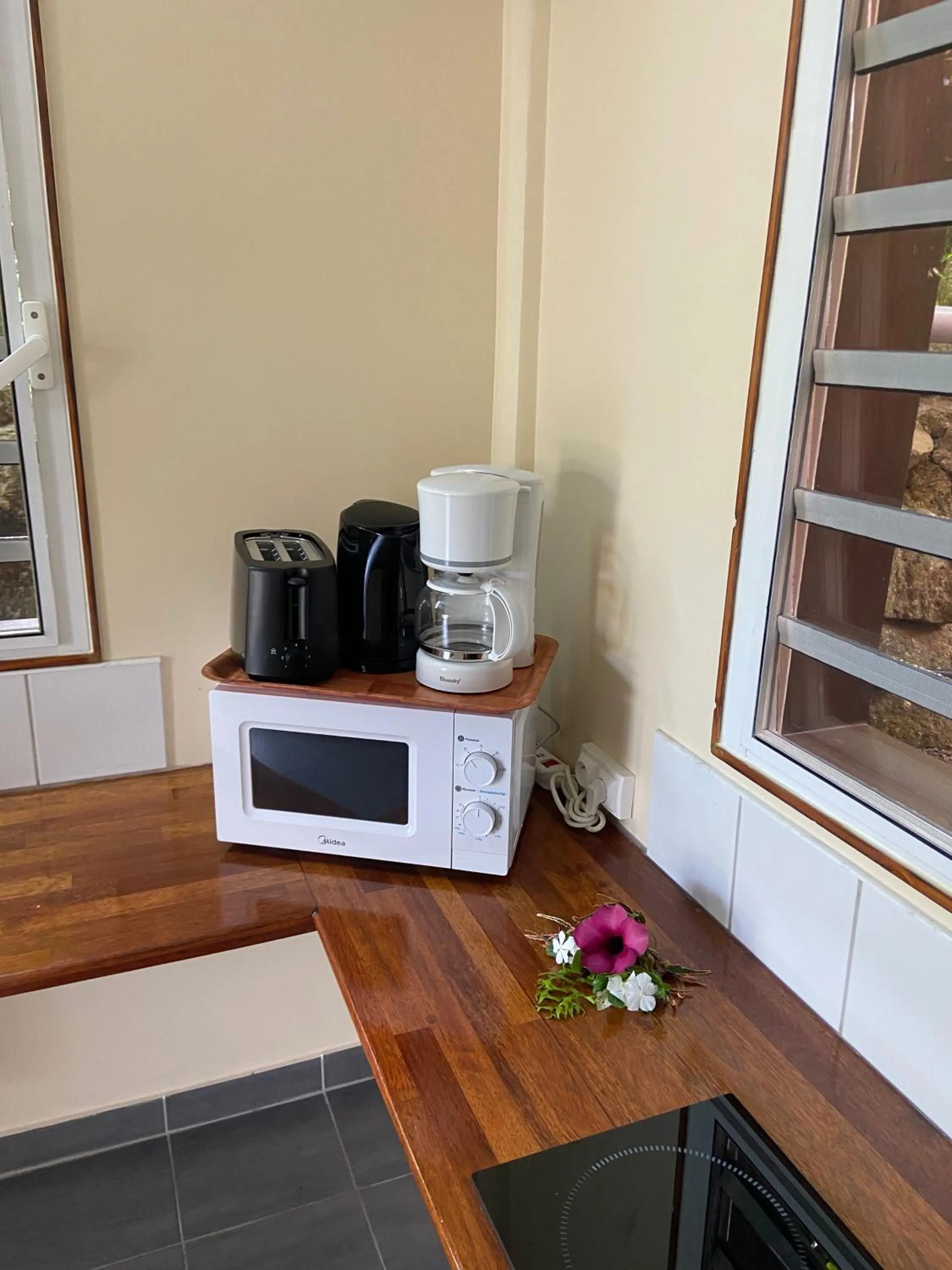 Coffee/tea facilities in BORA BORA HOLIDAY'S LODGE