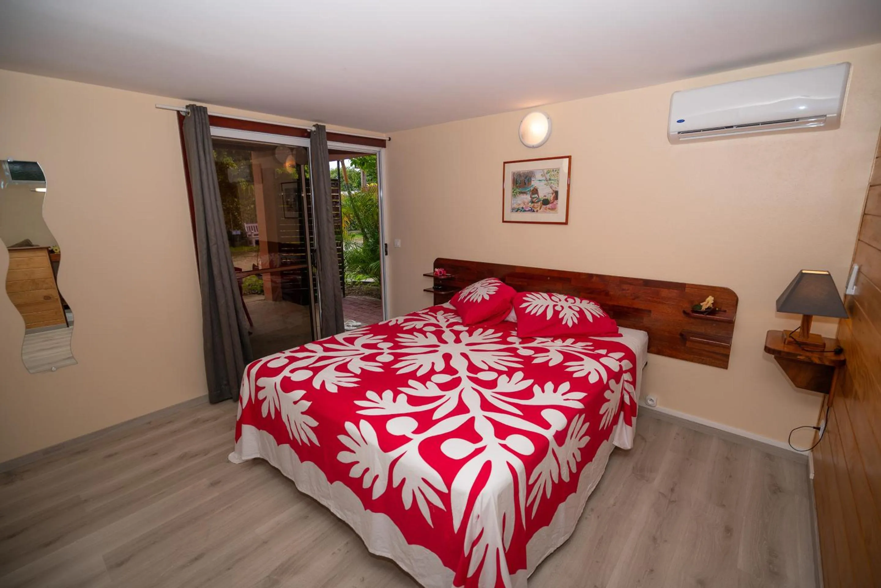 Bed in BORA BORA HOLIDAY'S LODGE