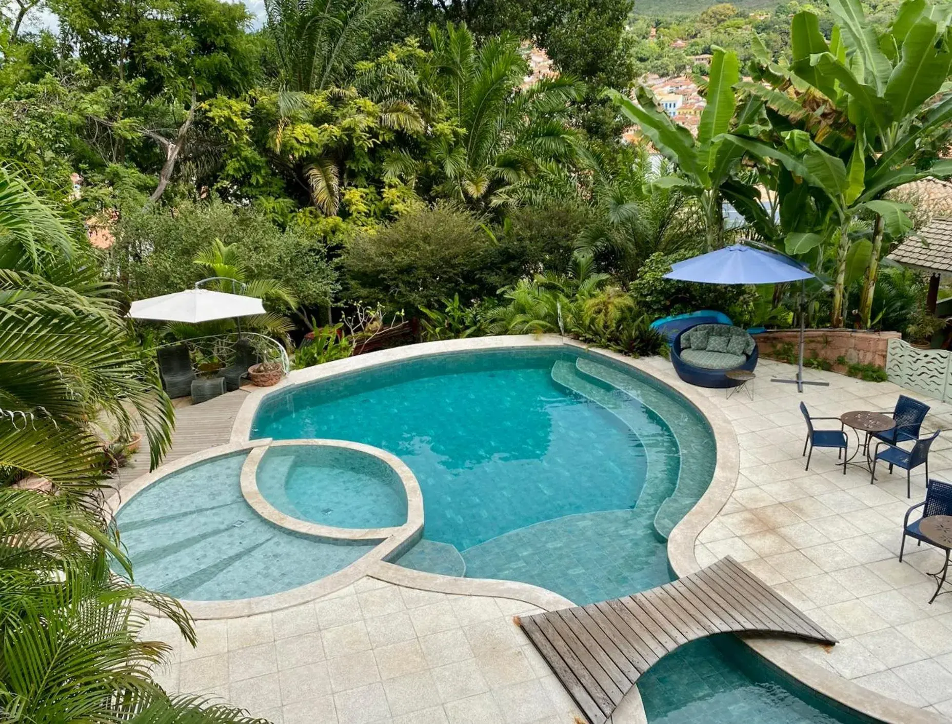 Queen Suite with Pool View in Pousada Vila Serrano Queen Suite with Pool View in Pousada Vila Serrano