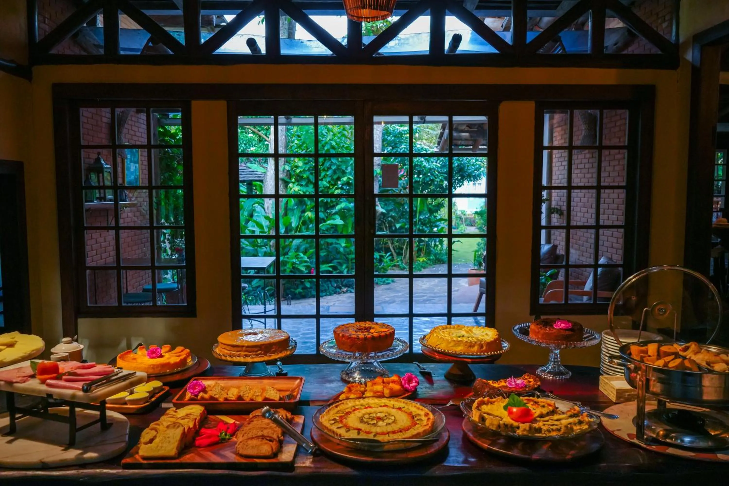 Buffet breakfast in Pousada Vila Serrano