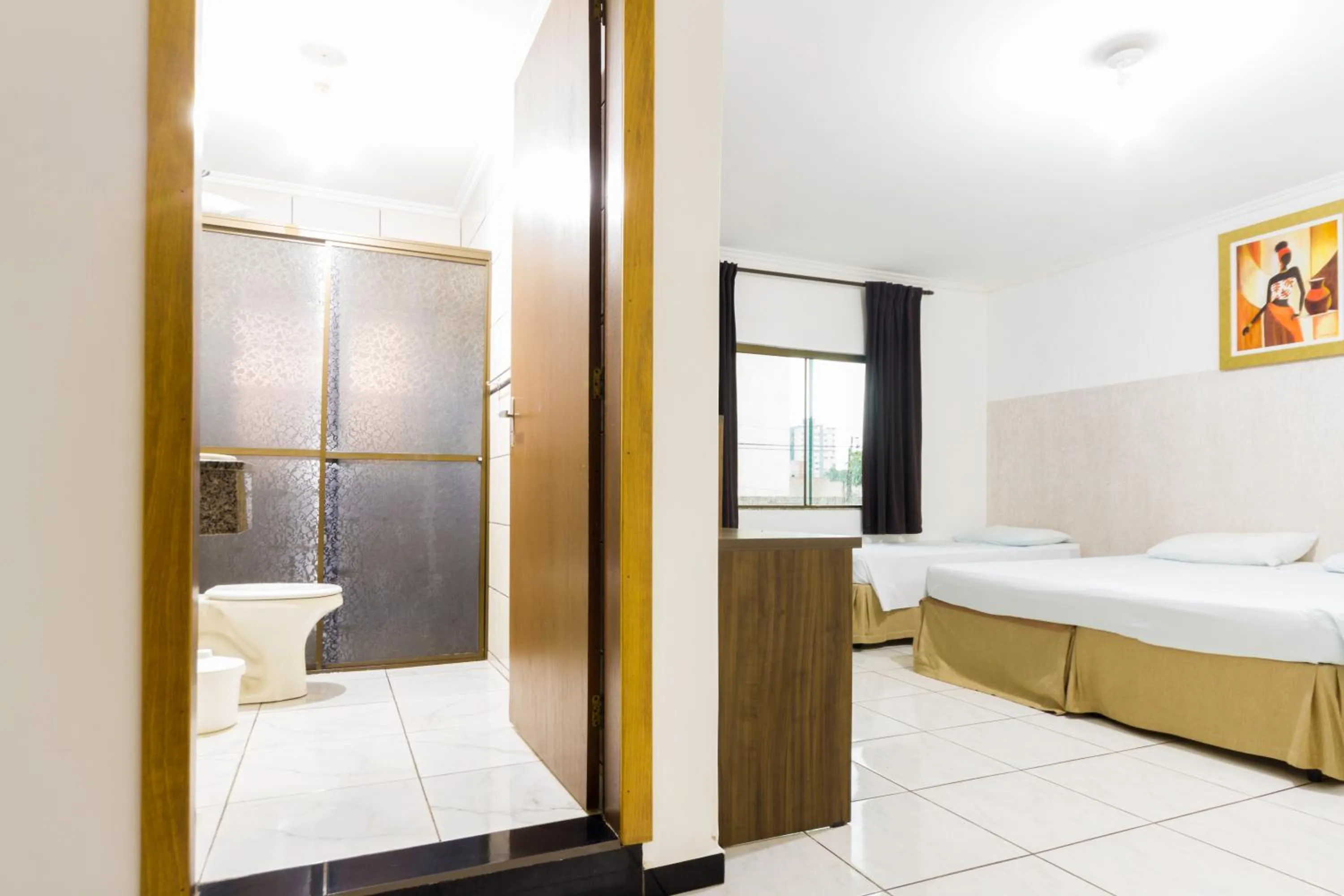 Bathroom, Bed in Hotel Holiday Foz