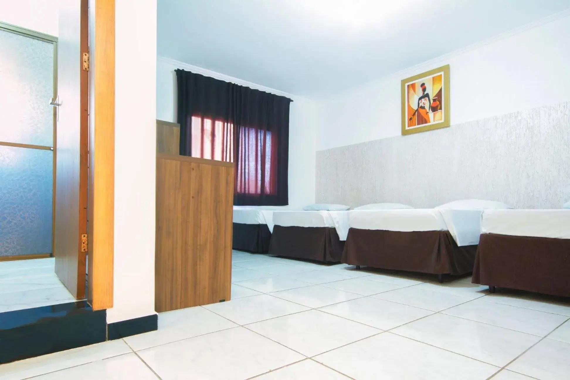 Photo of the whole room, Bed in Hotel Holiday Foz Photo of the whole room, Bed in Hotel Holiday Foz