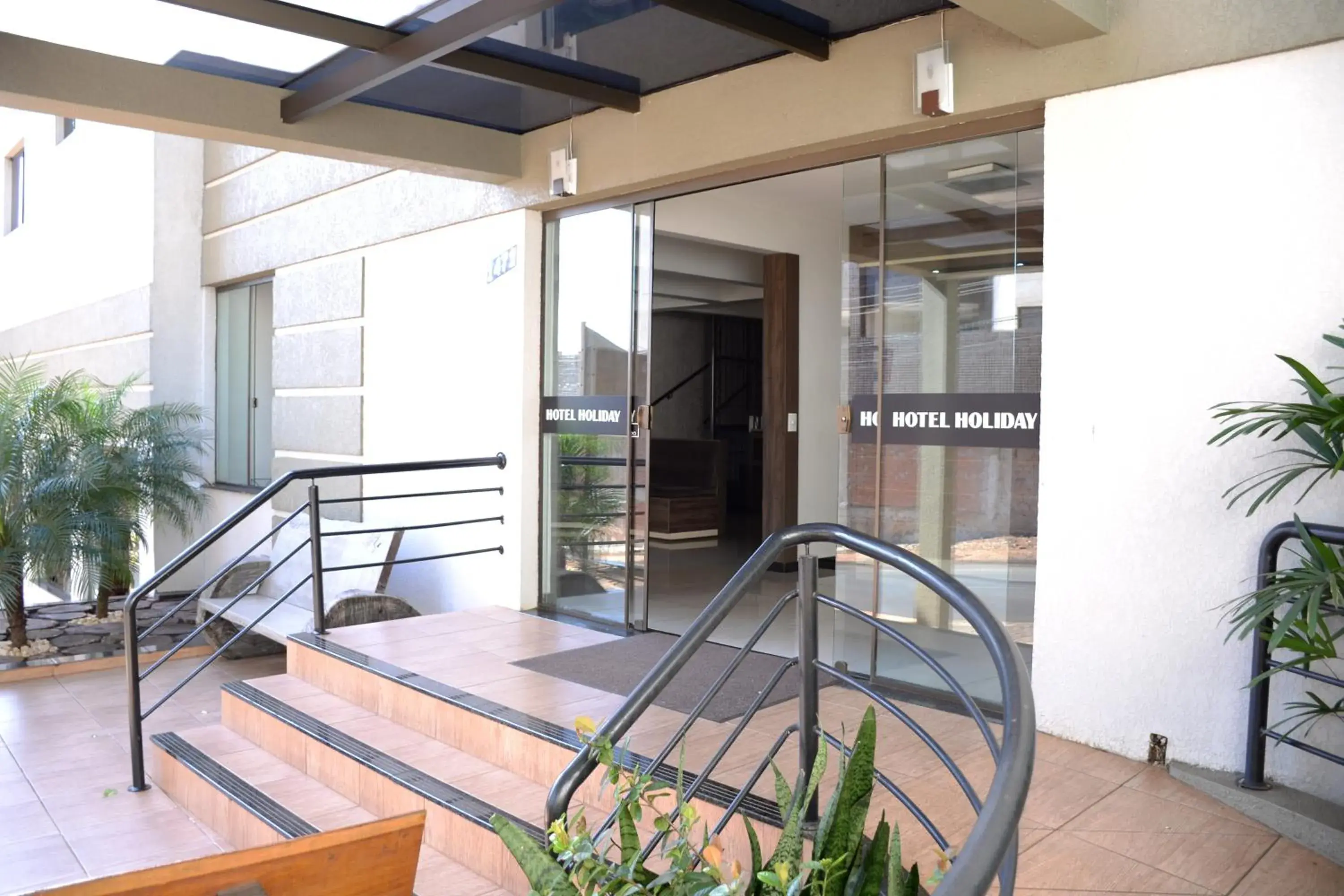 Facade/entrance in Hotel Holiday Foz Facade/entrance in Hotel Holiday Foz