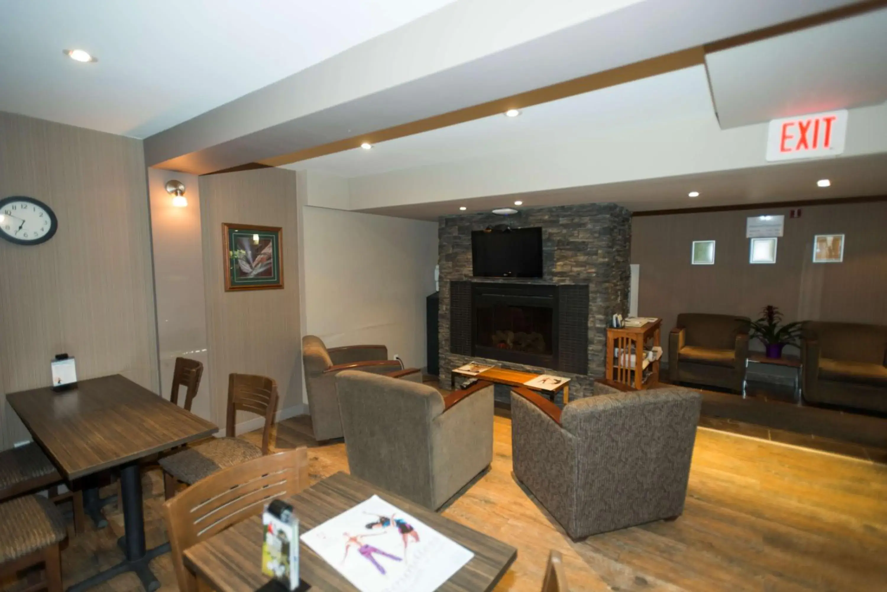 Breakfast in Coast Fort St John Hotel Breakfast in Coast Fort St John Hotel