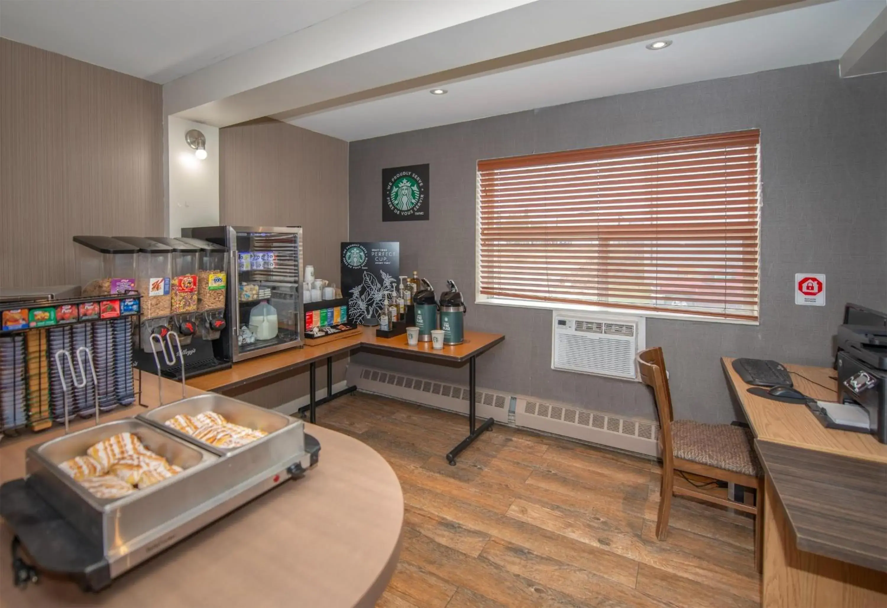 Breakfast in Coast Fort St John Hotel Breakfast in Coast Fort St John Hotel