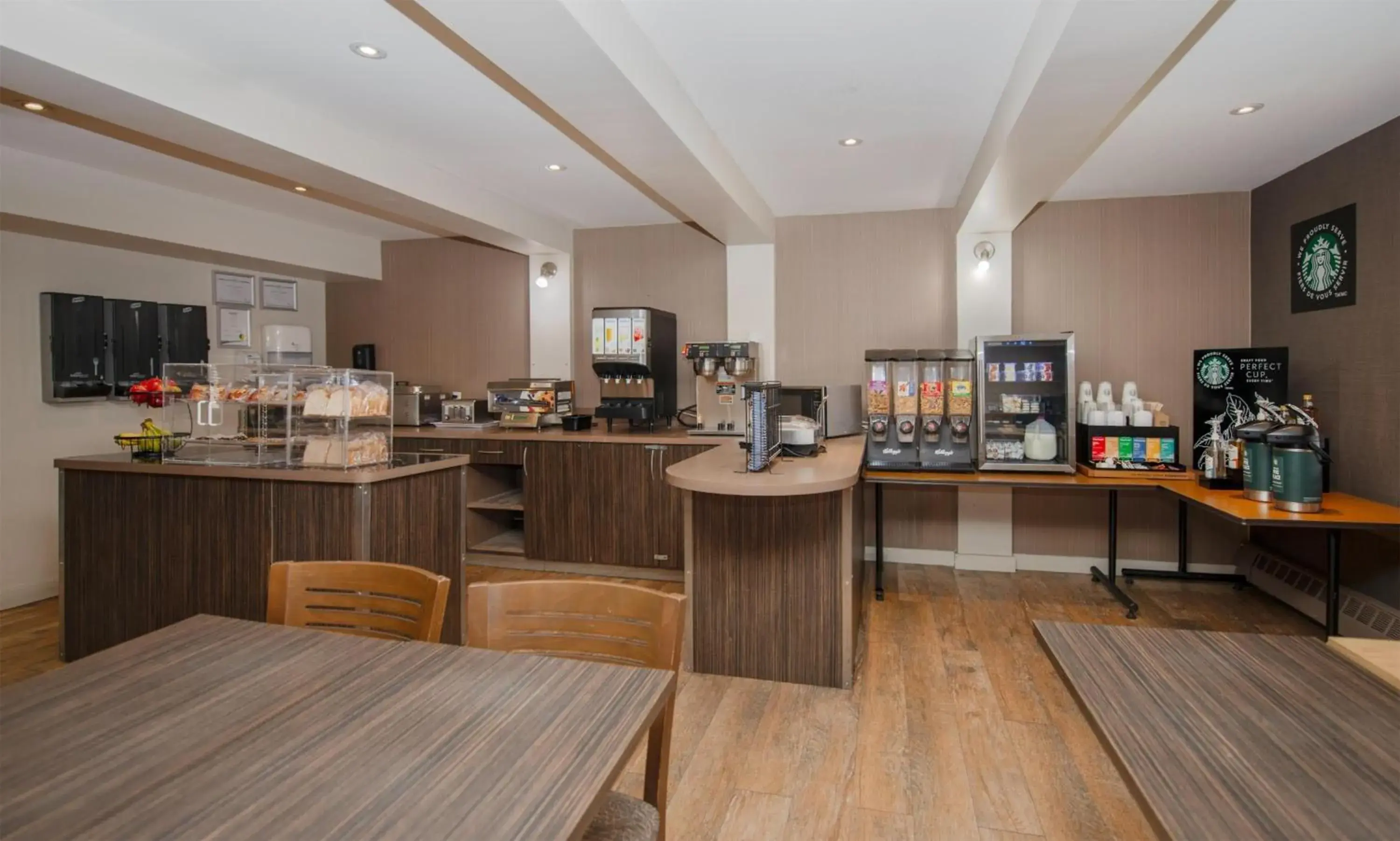 Breakfast in Coast Fort St John Hotel Breakfast in Coast Fort St John Hotel