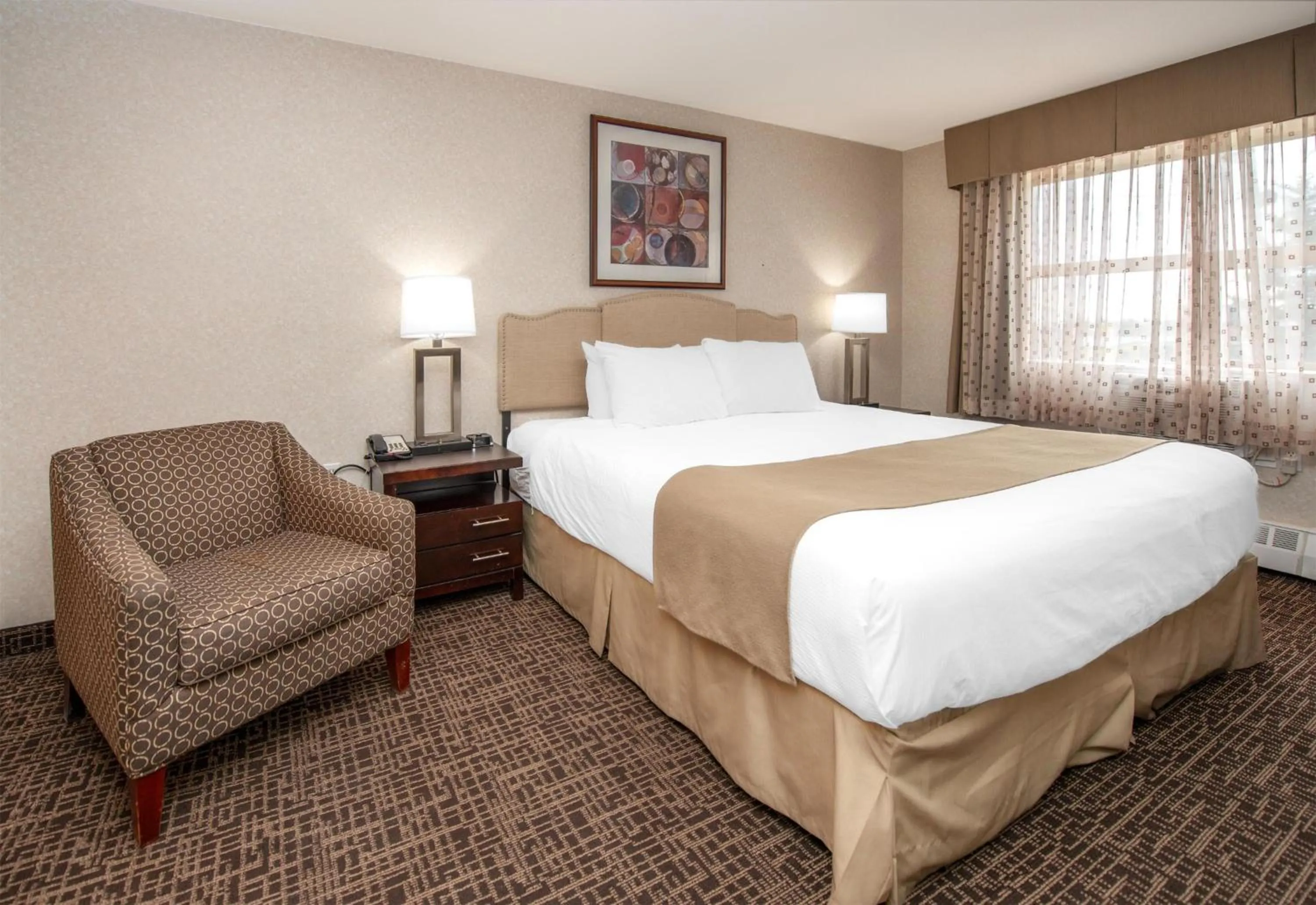 Bedroom, Bed in Coast Fort St John Hotel