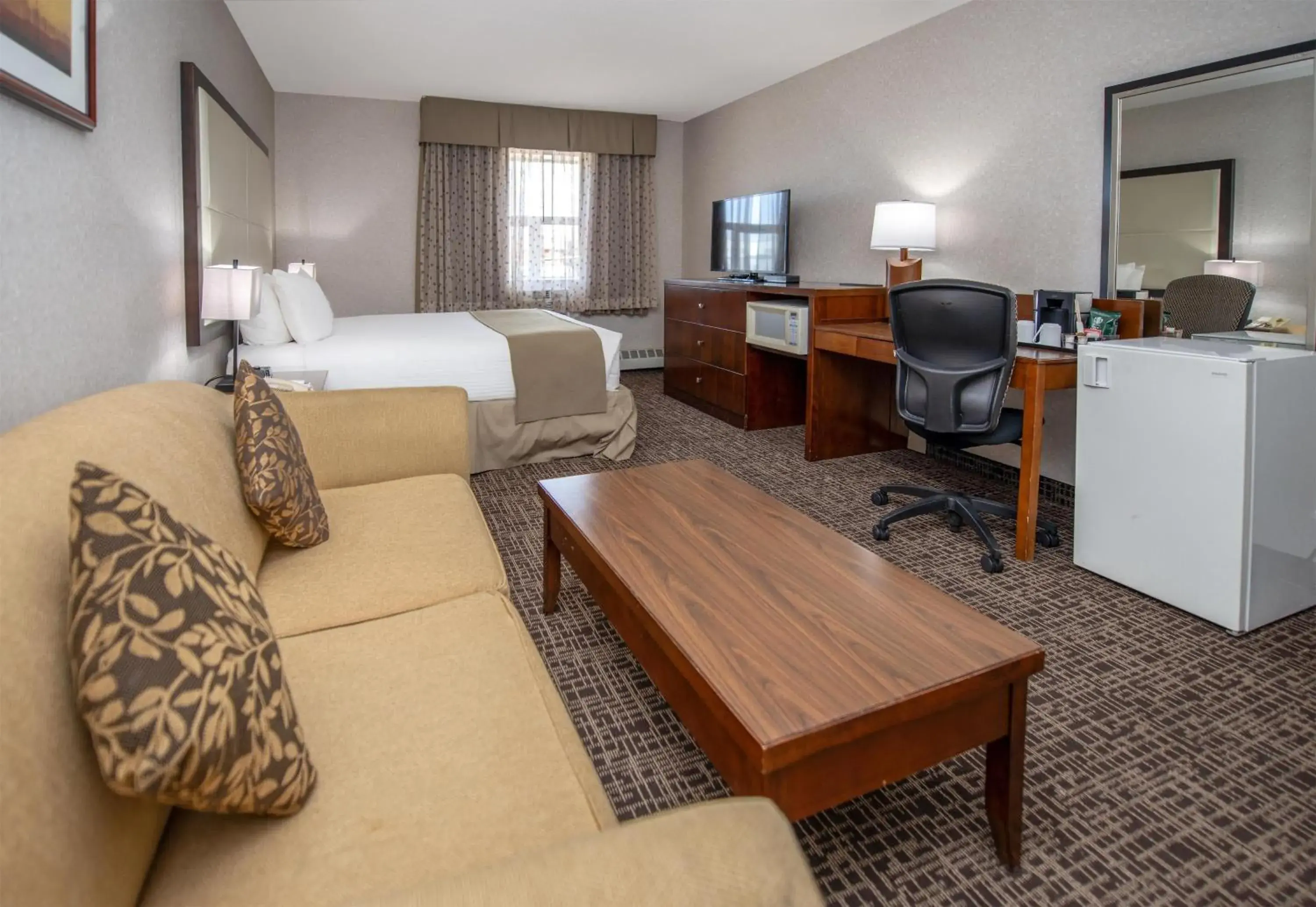 Bedroom, Bed in Coast Fort St John Hotel Bedroom, Bed in Coast Fort St John Hotel