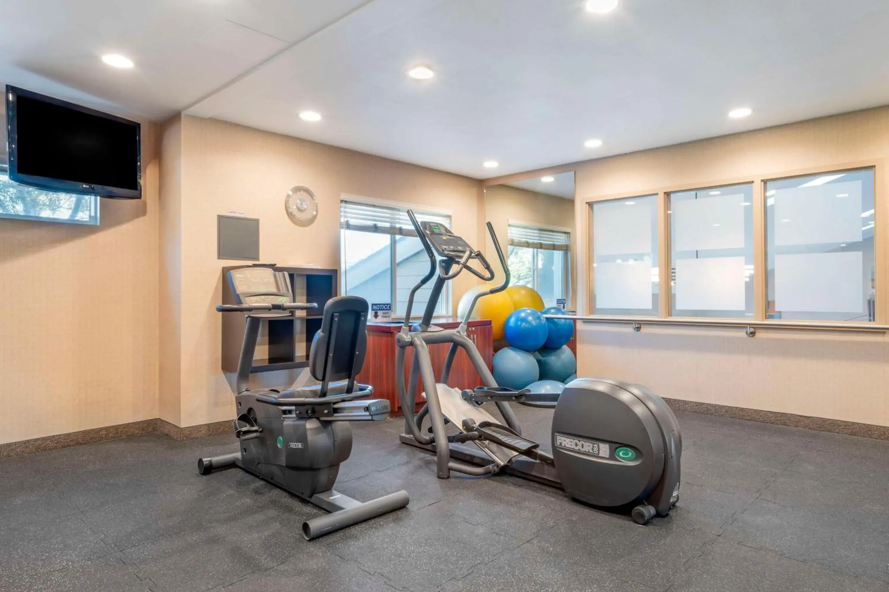 Fitness centre/facilities in Best Western Plus Bayside Hotel Fitness centre/facilities in Best Western Plus Bayside Hotel