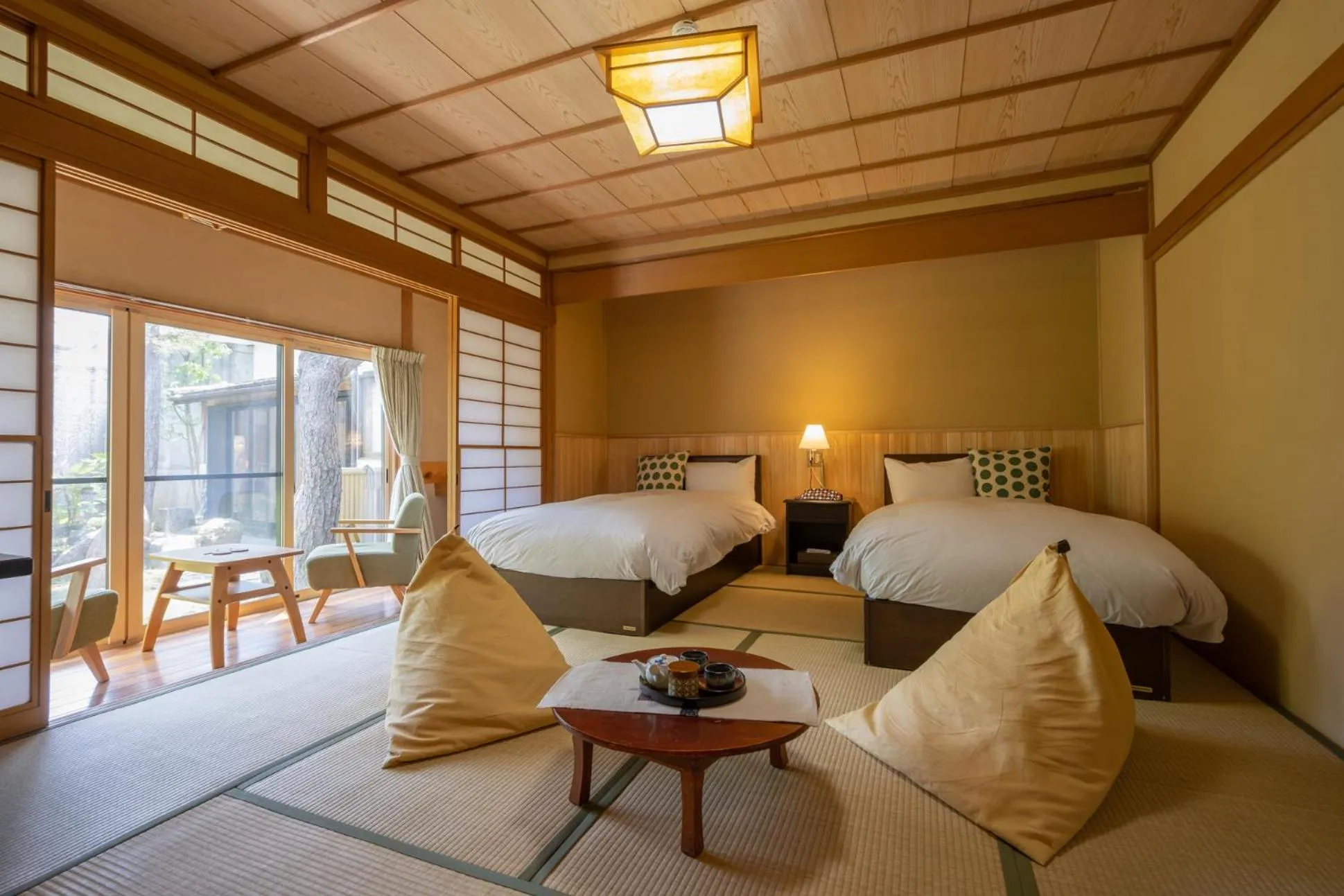 Photo of the whole room, Bed in Kamei no Yu