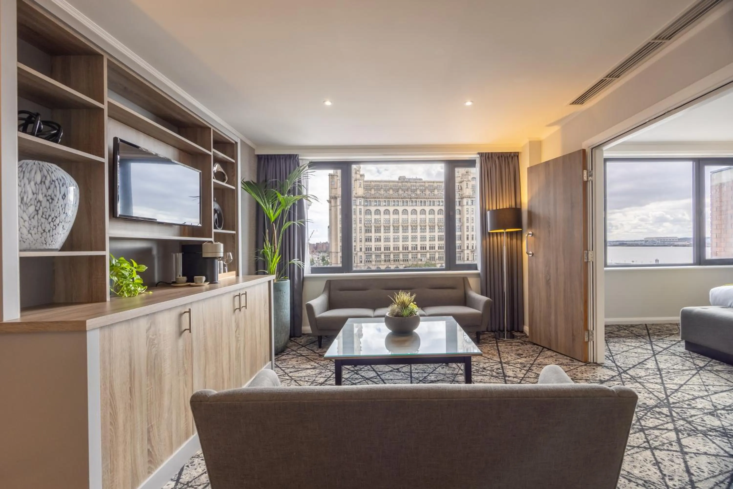 Living room in Crowne Plaza Liverpool City Centre by IHG