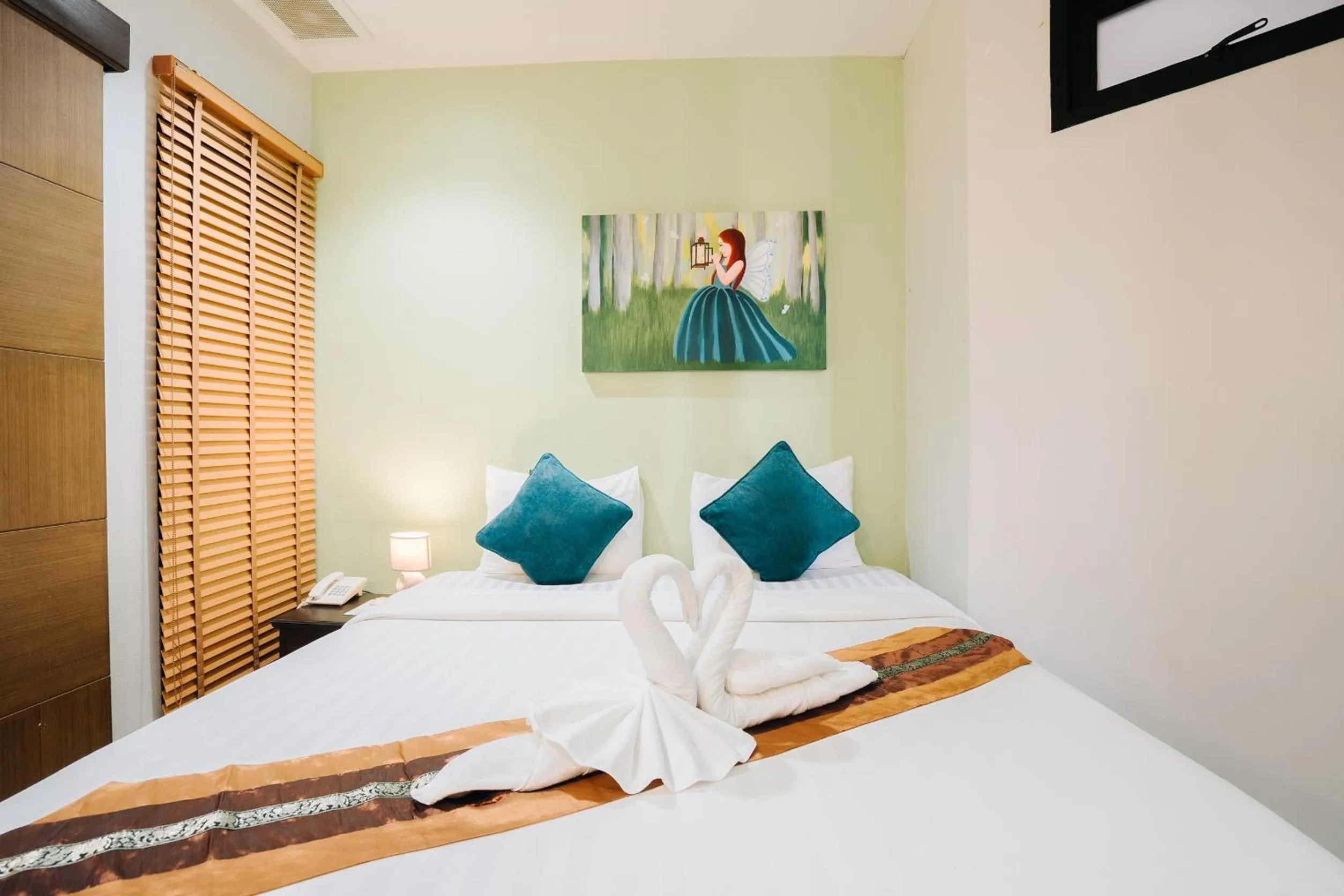 Photo of the whole room, Bed in Le Canal Boutique House